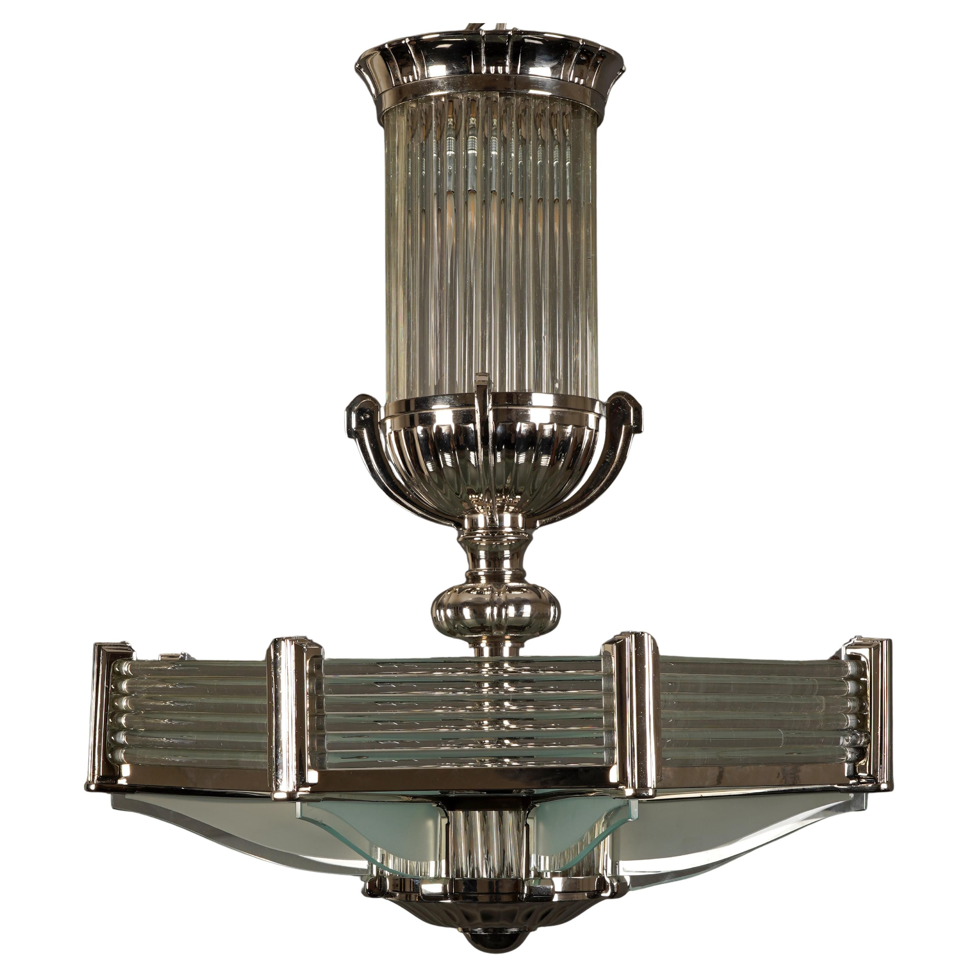 Atelier Petitot, Art Déco Chandelier, France, circa 1930 For Sale