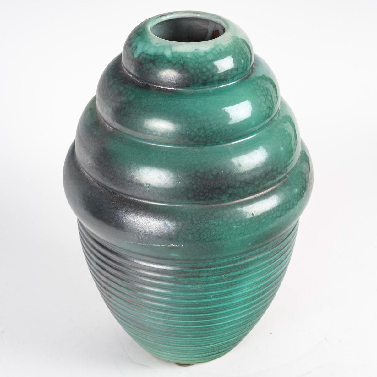 Atelier A Primavera, Vaso 1926-1929

Atelier A Primavera, Vaso in ceramica smaltata
Da In-House Design francese, Primavera, Atelier d'Art du Printemps o dal grande magazzino francese 