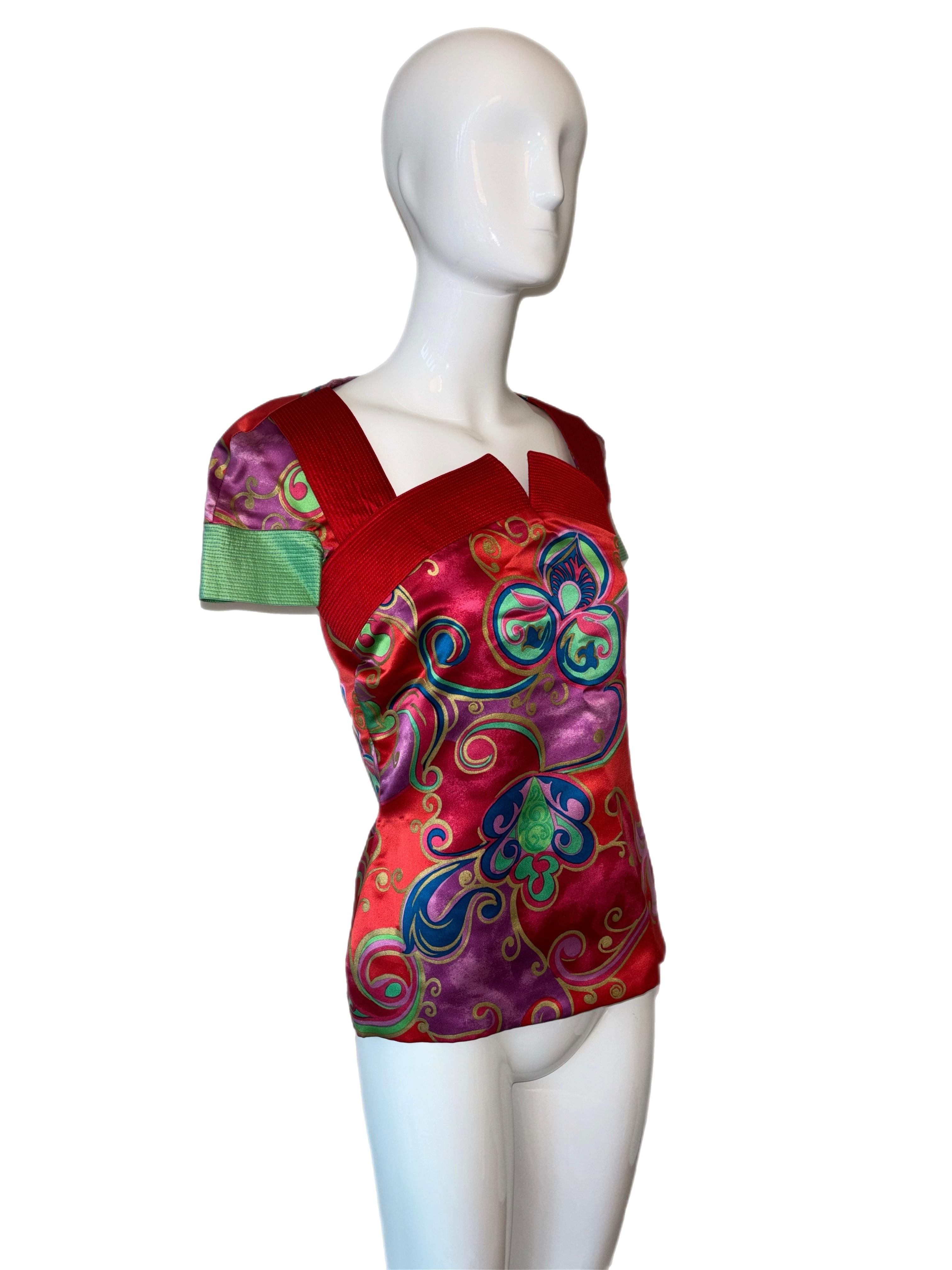 ATELIER VERSACE 1990 / 1991 Vintage Bluse aus Seide mit Druck (Rot) im Angebot