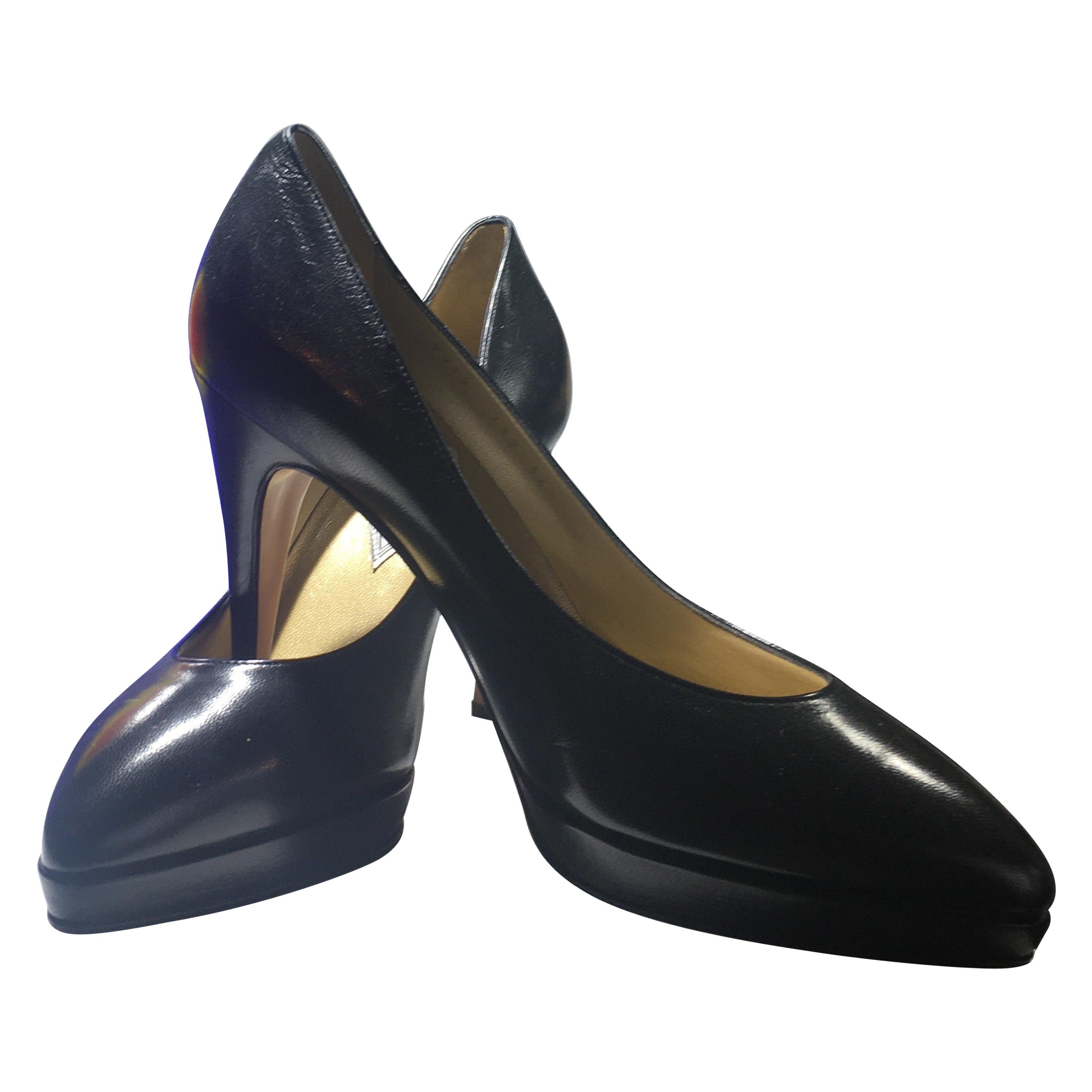 Atelier Versace Schwarze Lederhohe Heels mit Absatz, nie getragene Größe 7