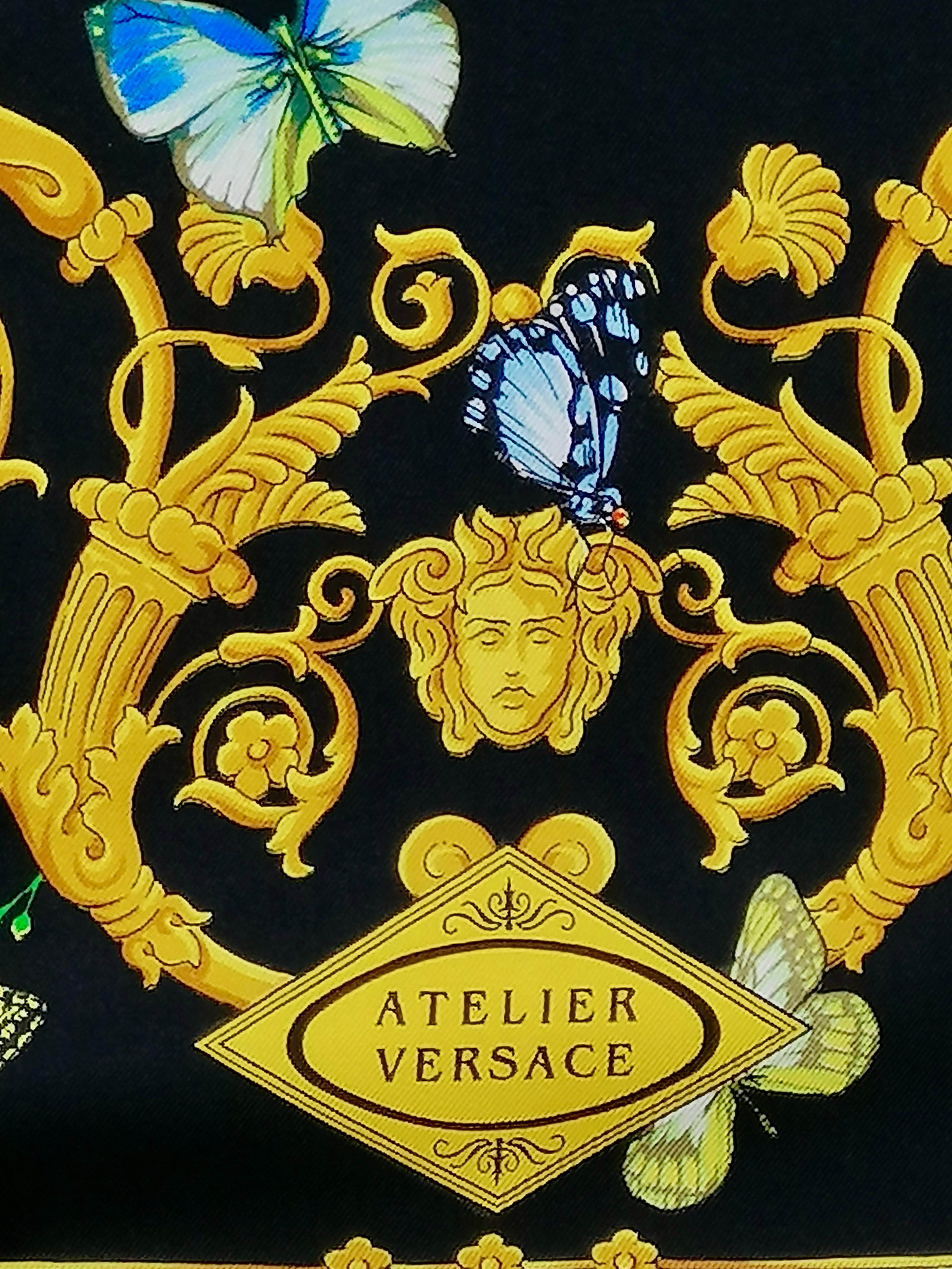 Beige Atelier Versace sciarpa di seta con farfalla Primavera/Estate 1995 in vendita