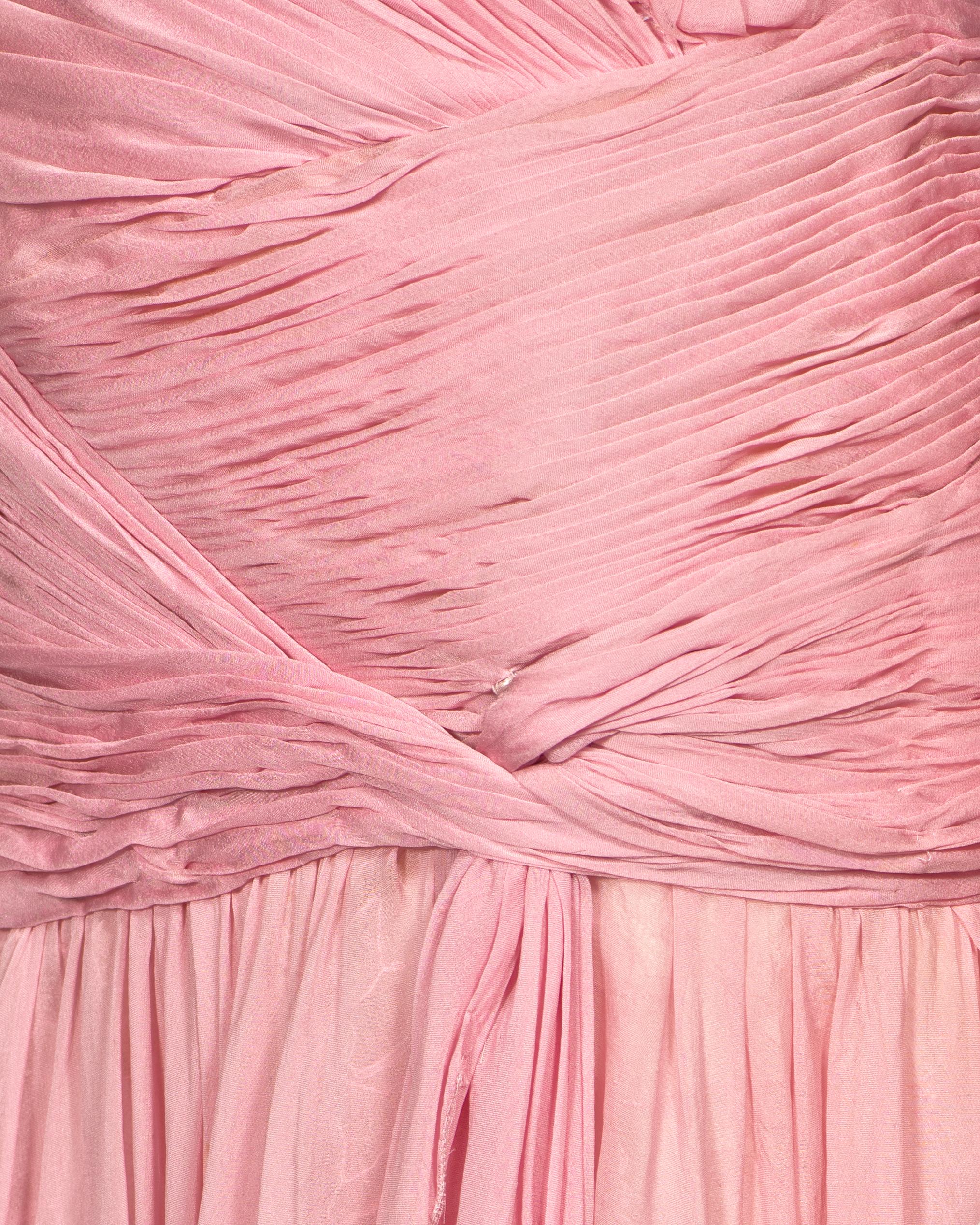 Atelier Versace Couture Rosa plissiertes Minikleid aus Seide und Spitze, Frühjahr/Sommer 2004 im Angebot 9