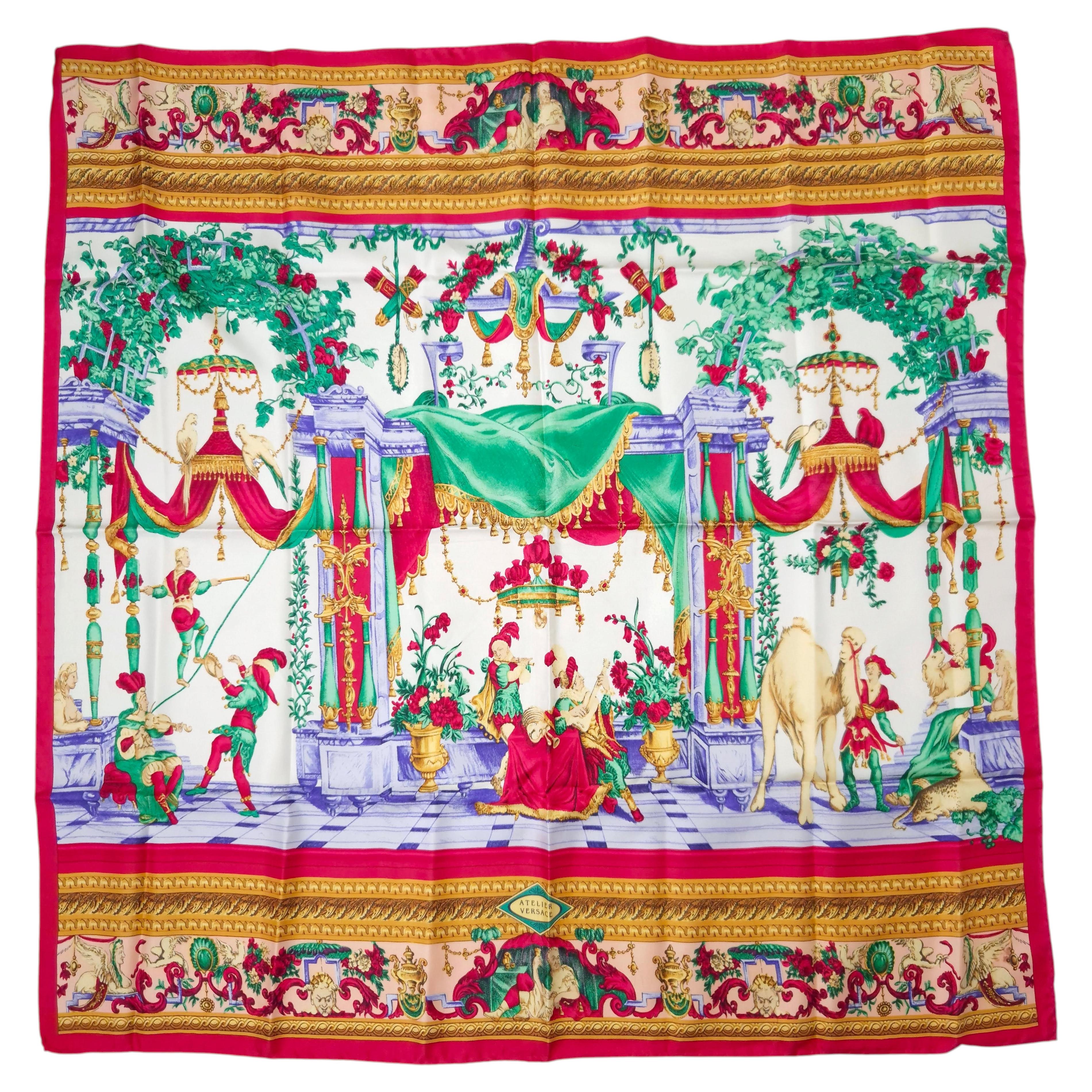 Foulard en soie Atelier Versace avec scènes de la Renaissance en vente