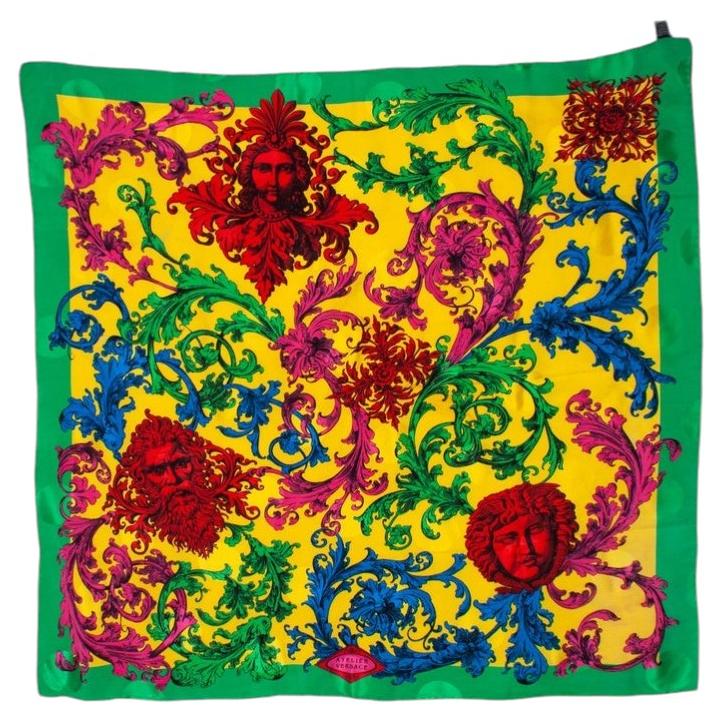 Atelier Versace, Pañuelo de medusa multicolor en venta