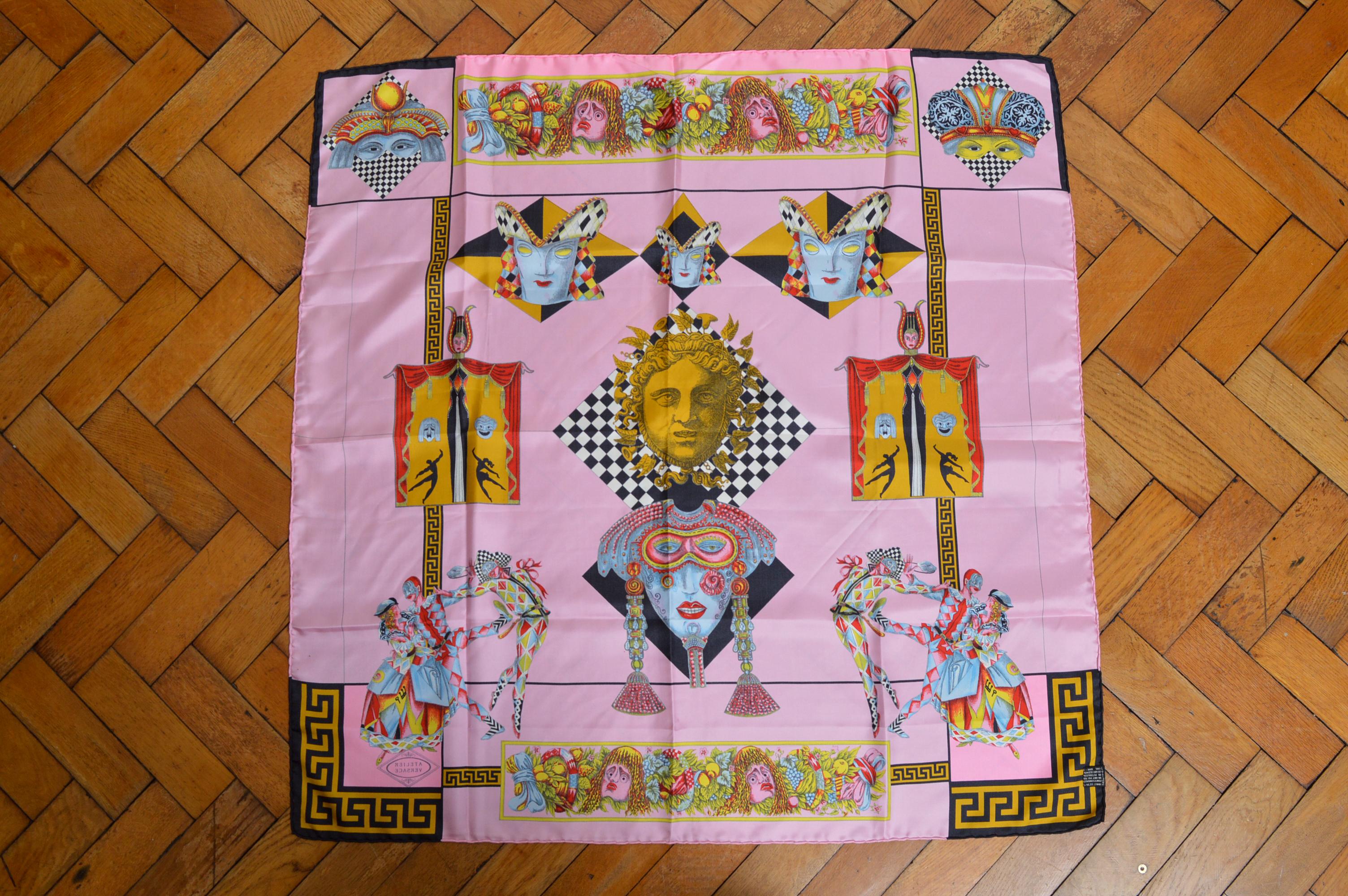 ATELIER VERSACE Spring / Summer 1992 Silk Pink Harlequin Scarf - Foulard For Sale 10
