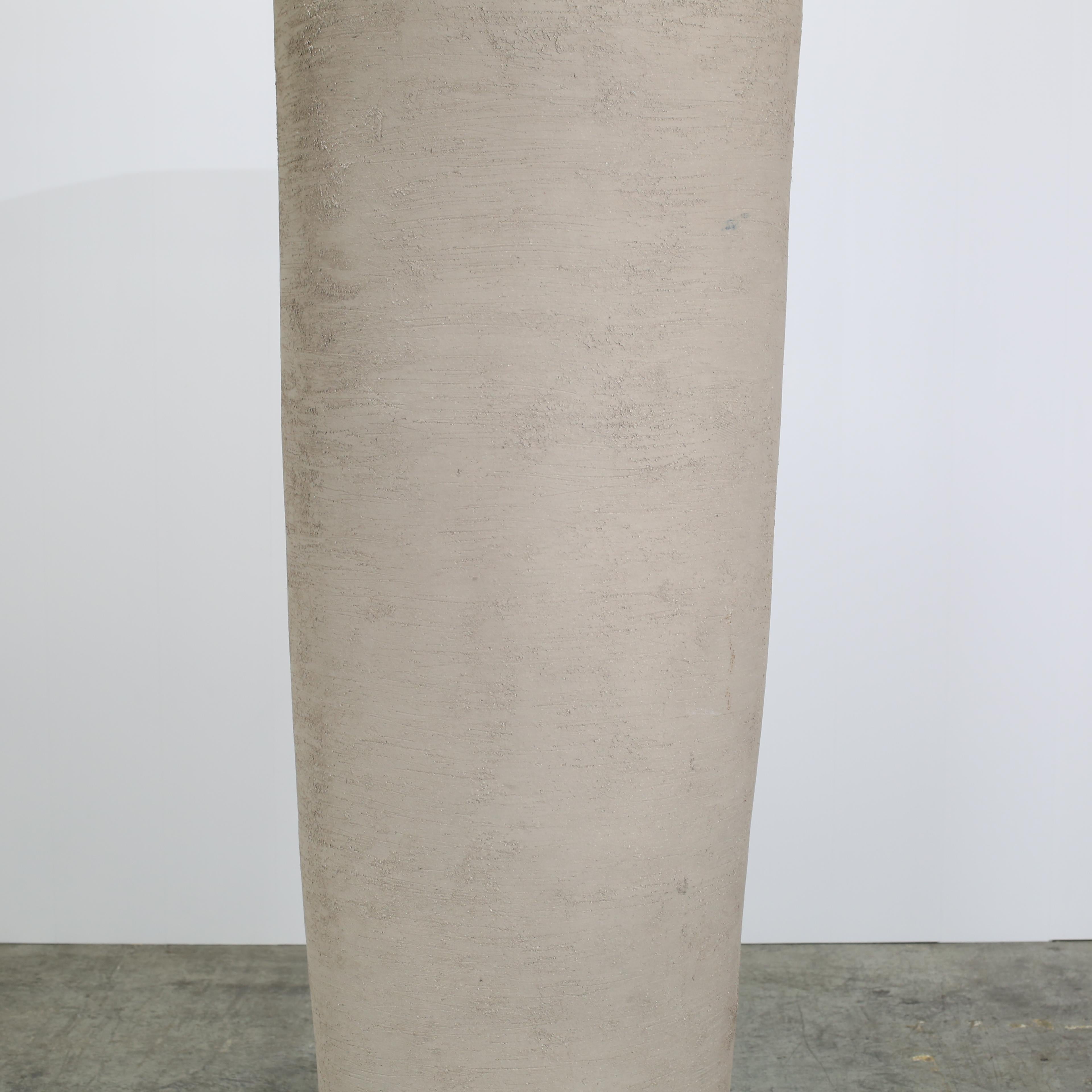 Introducing the stunning Atelier Vierkant Pot, a true masterpiece of craftsmanship and design. Handmade in Belgium, each pot is a unique work of art, crafted from the finest natural materials. The organic shapes and textures of these pots add a