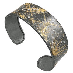 Atelier Zobel Einzigartige Feuerwerk-Manschette aus oxidiertem Silber und Gold mit weißen Diamanten
