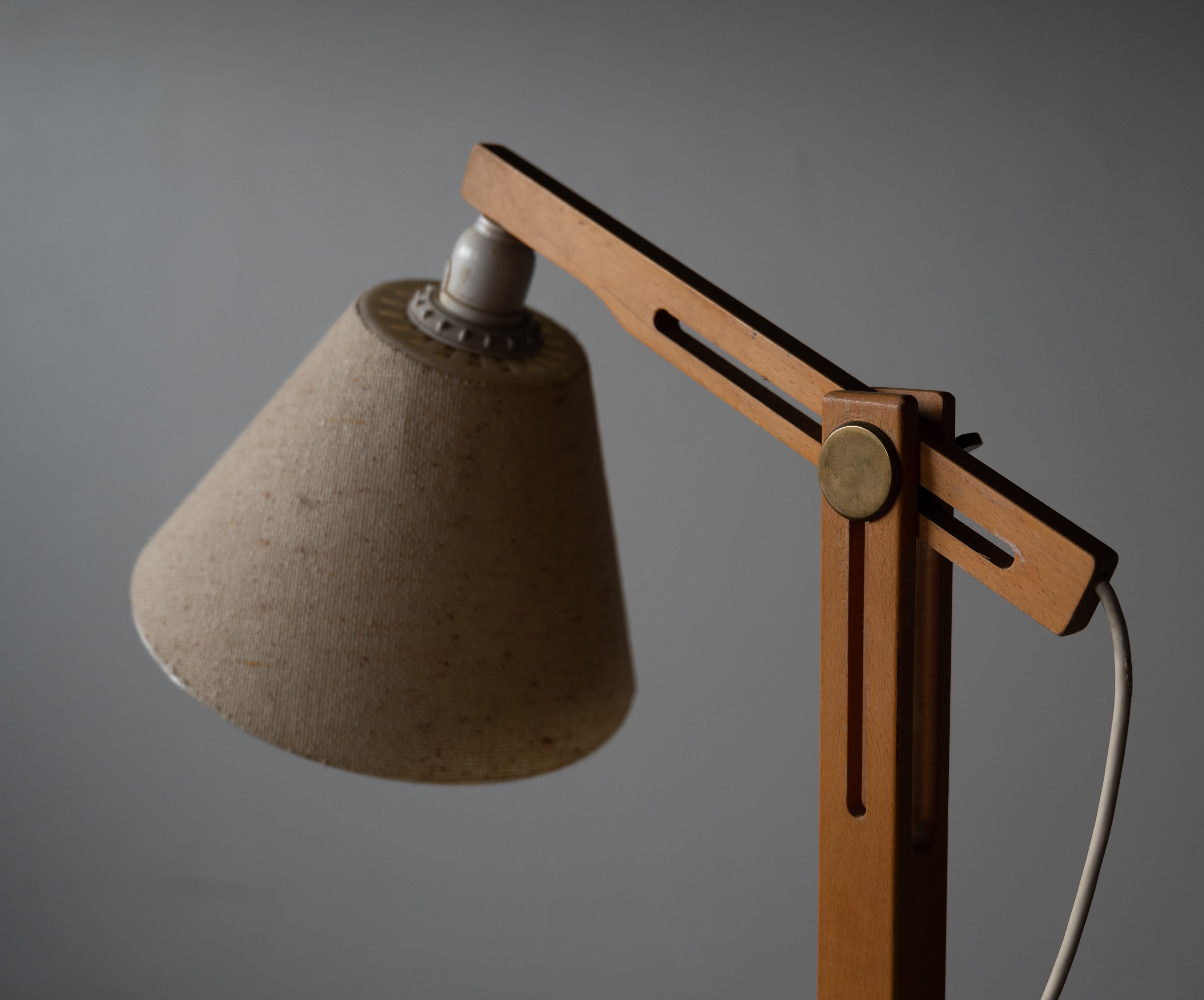 Ateljé Lyktan, Adjustable Floor Lamp, Solid Oak, Brass, Fabric, Sweden, C. 1970s 3
