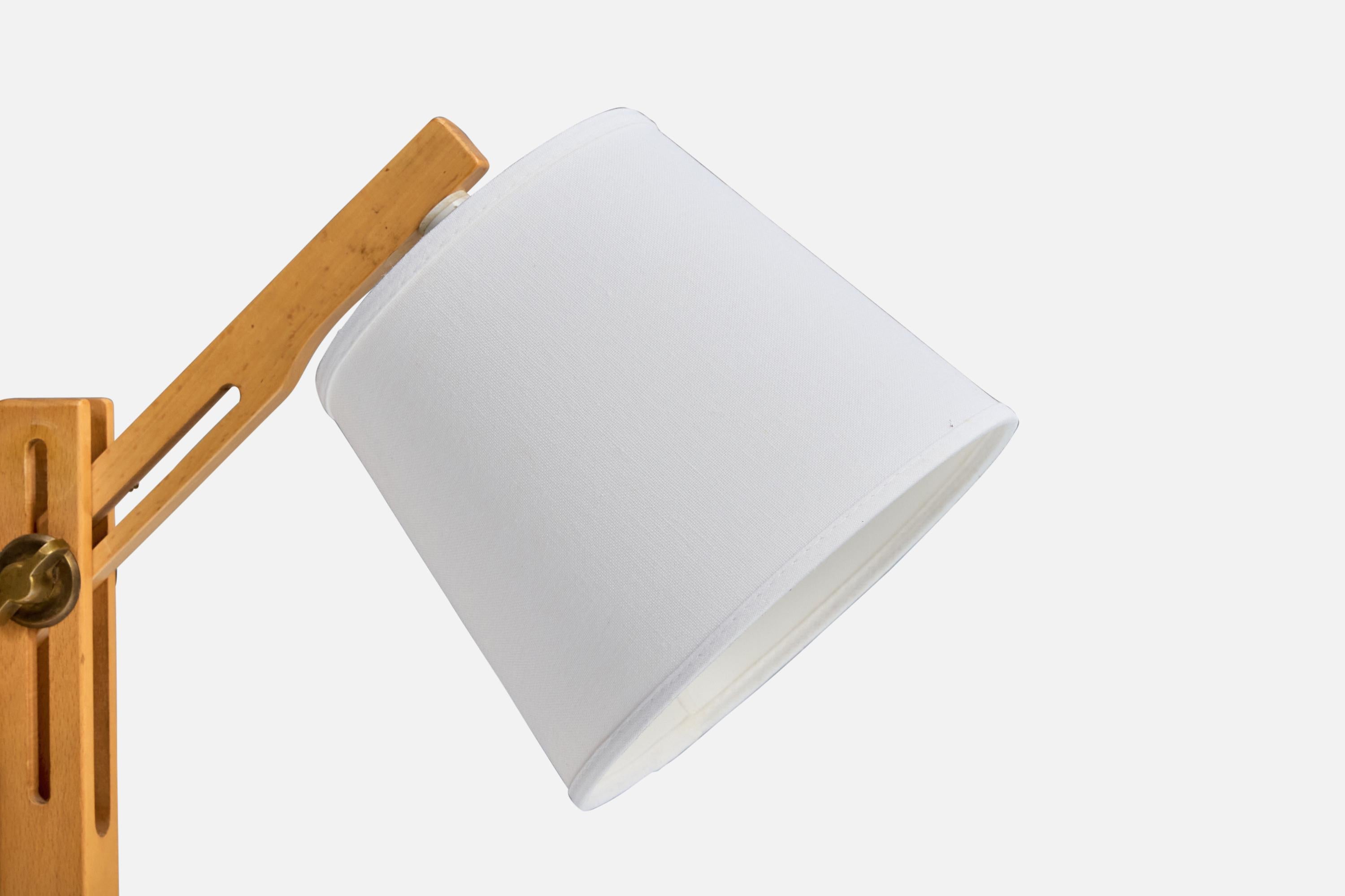 Suédois Ateljé Lyktan, lampadaire, Oak, laiton, tissu, Suède, années 1970 en vente
