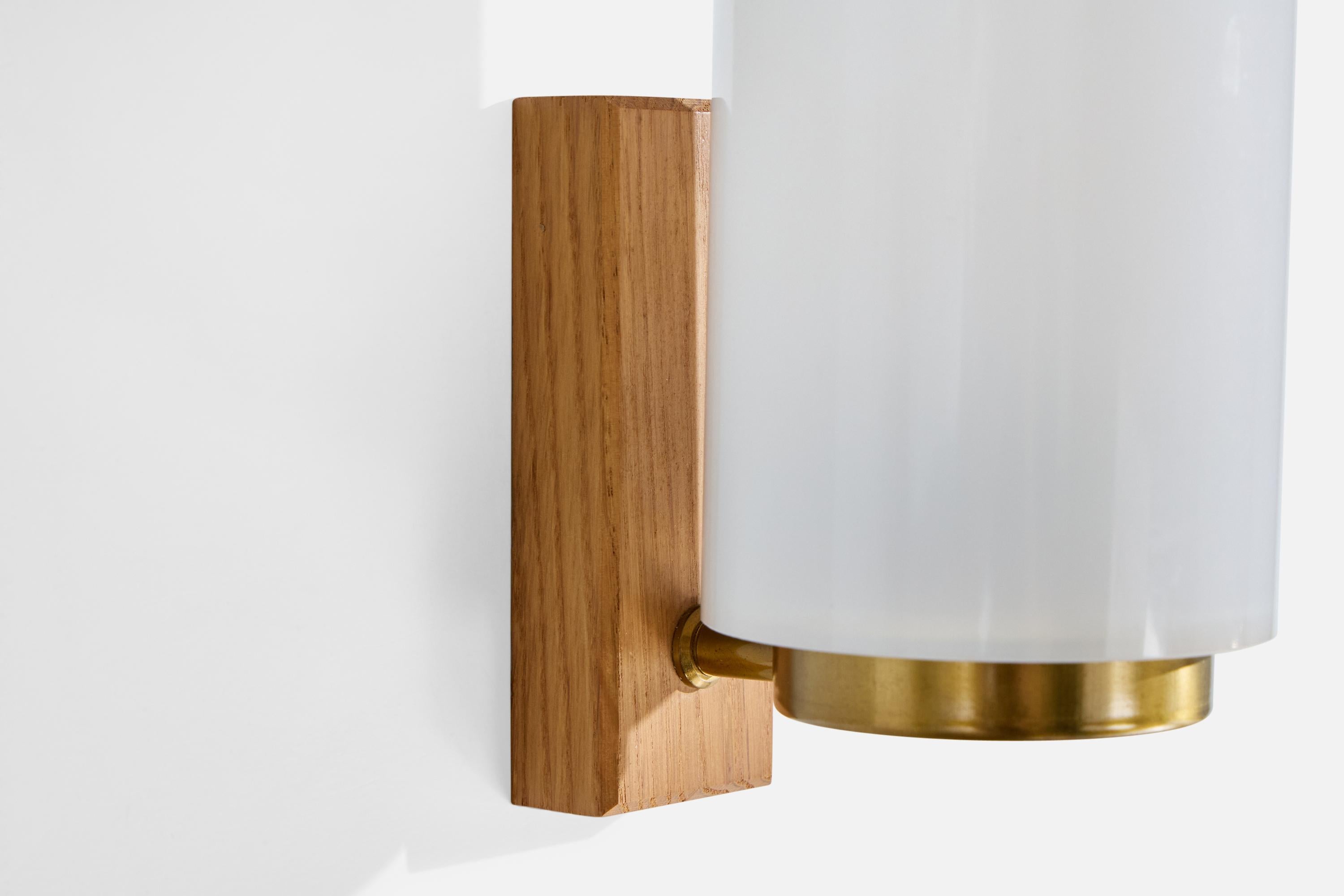 Mid-20th Century Ateljé Lyktan, Wall Lights, Oak, Brass, Acrylic, Sweden, 1960s For Sale