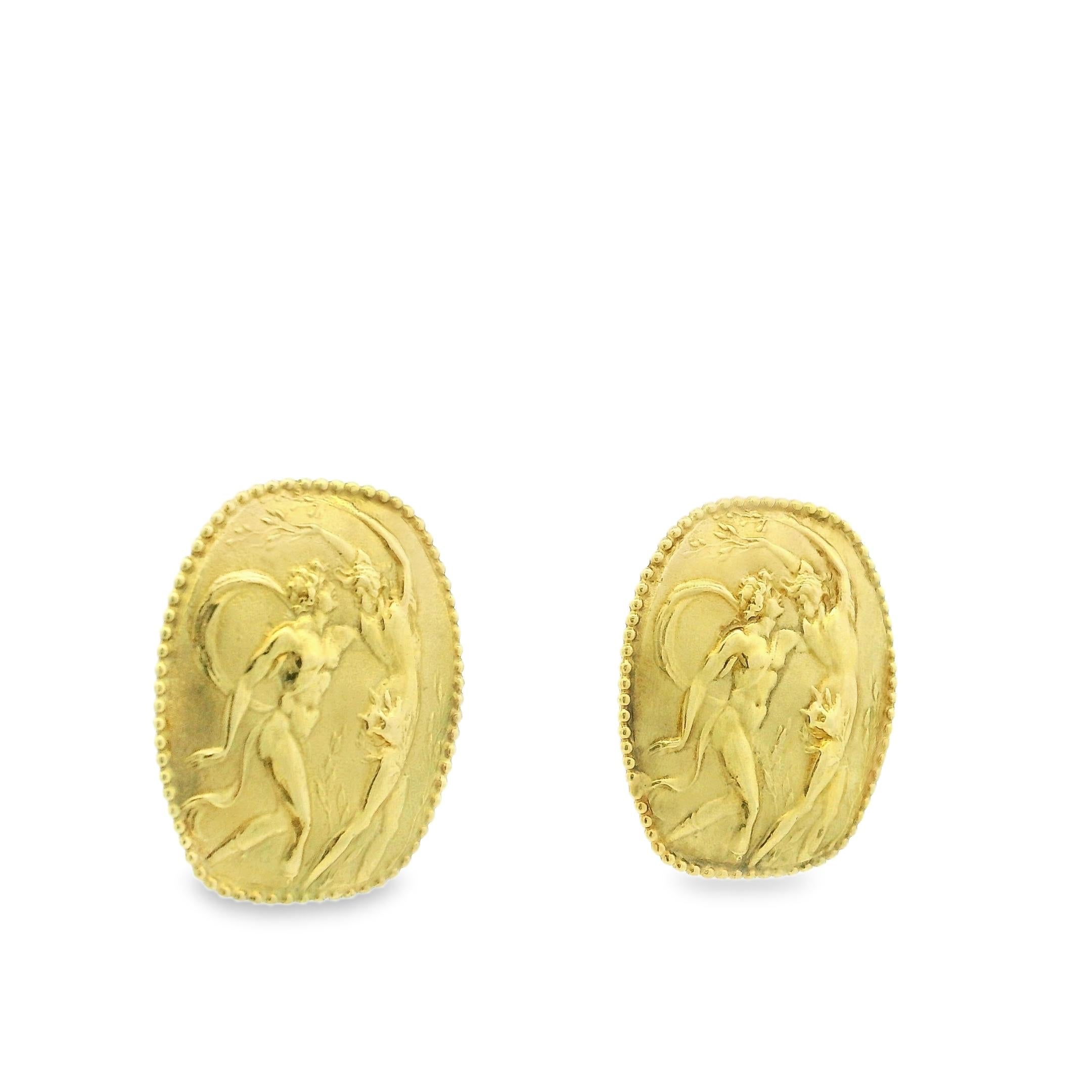 De las mujeres Pendientes Atenea de oro amarillo de 18 quilates con escena mitológica griega en relieve en venta