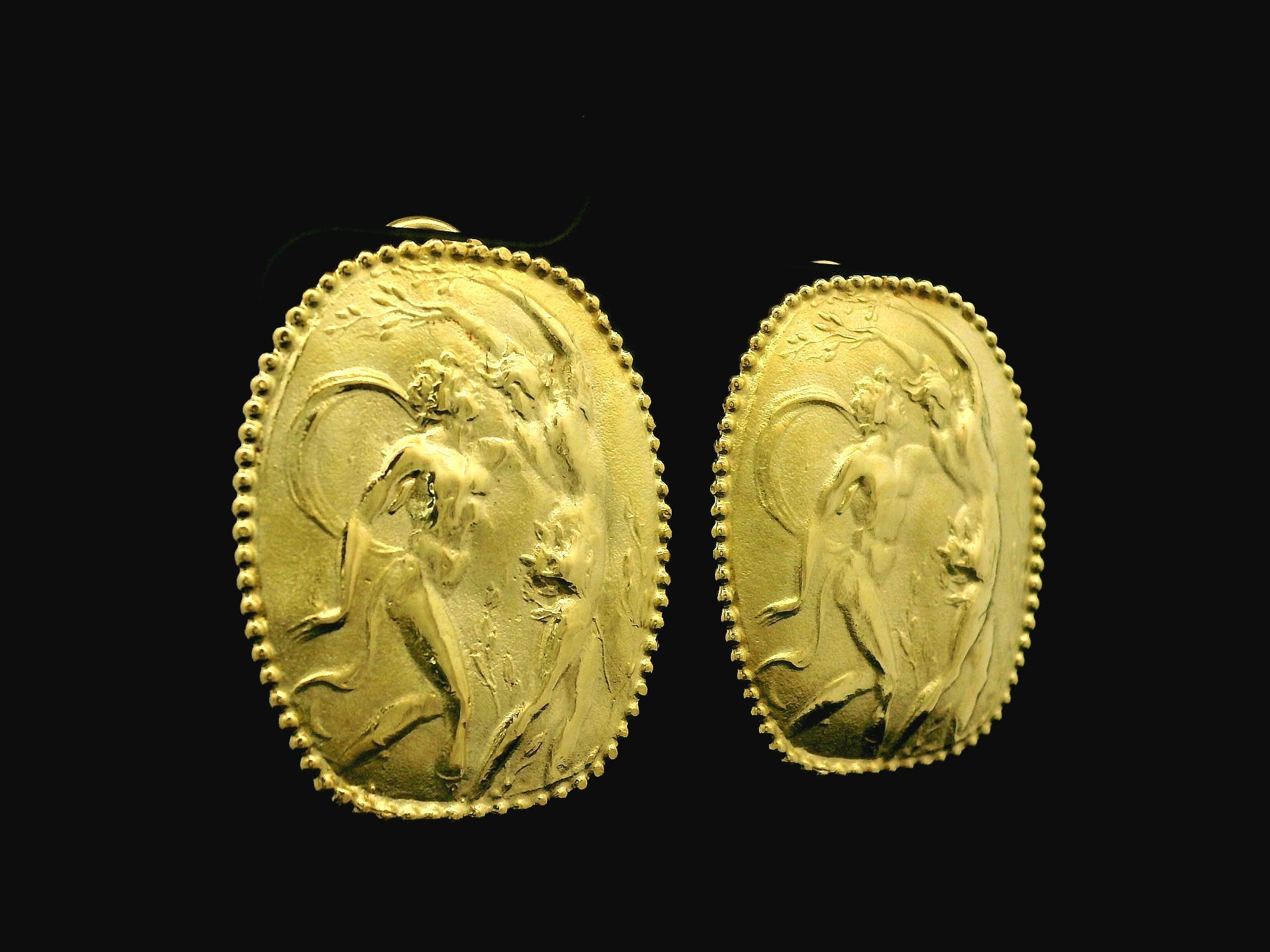 Boucles d'oreilles bouton en or jaune 18 carats Athéna, scène de la mythologie grecque, camée, à clipser Pour femmes en vente