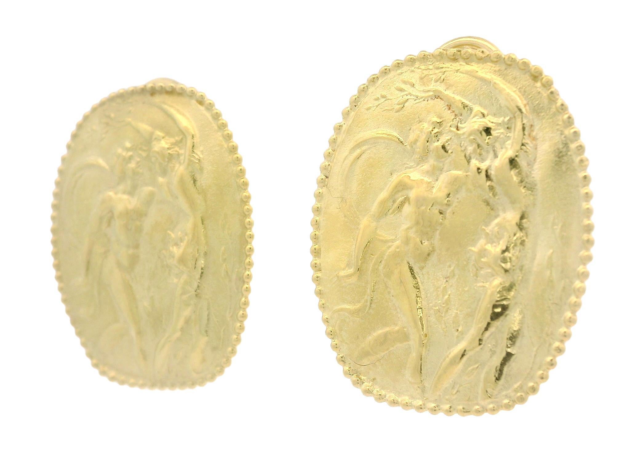 Boucles d'oreilles bouton en or jaune 18 carats Athéna, scène de la mythologie grecque, camée, à clipser en vente 5
