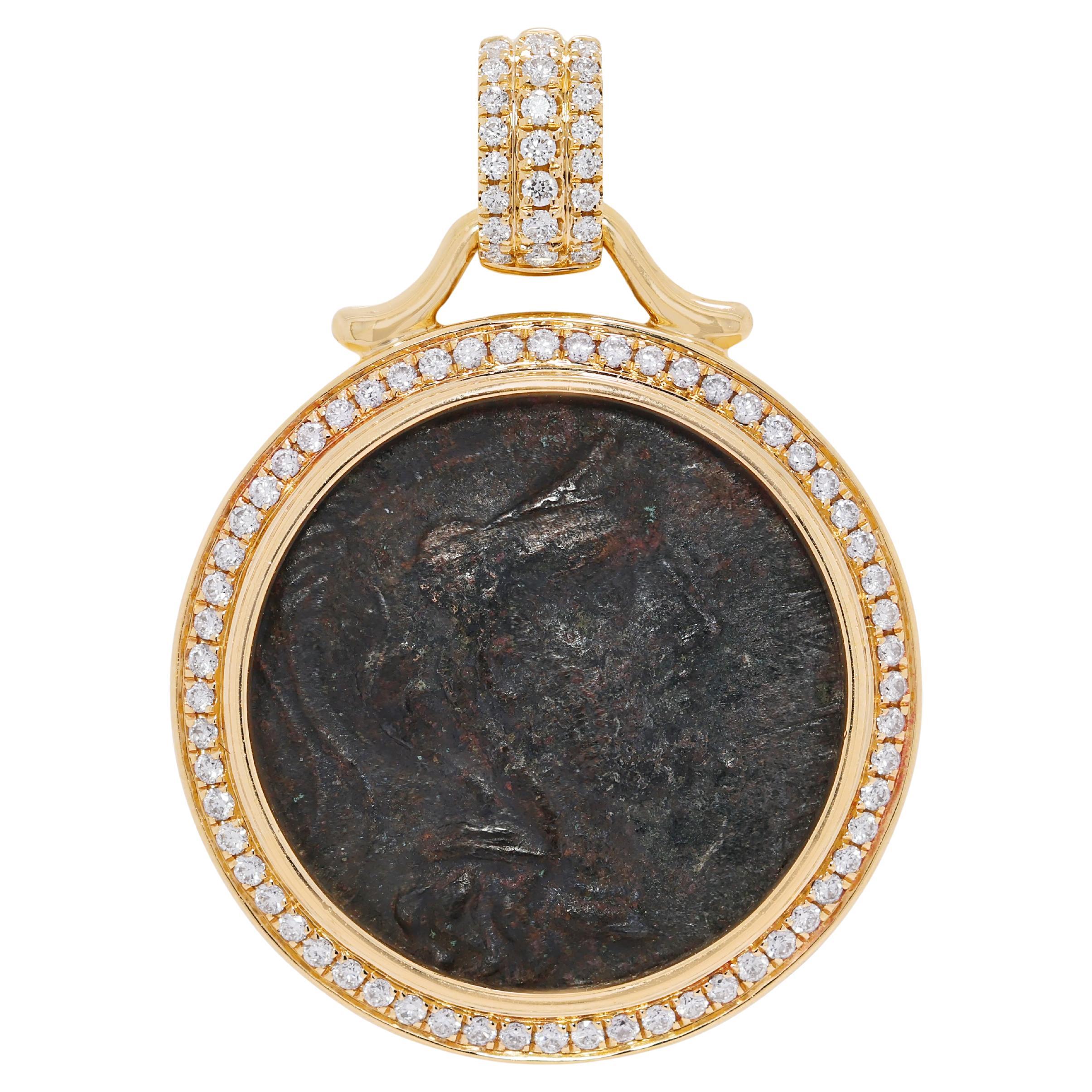 Athéna Pièce de monnaie grecque antique Pendentif en or jaune 18 carats avec 0,44 ct de diamant en vente