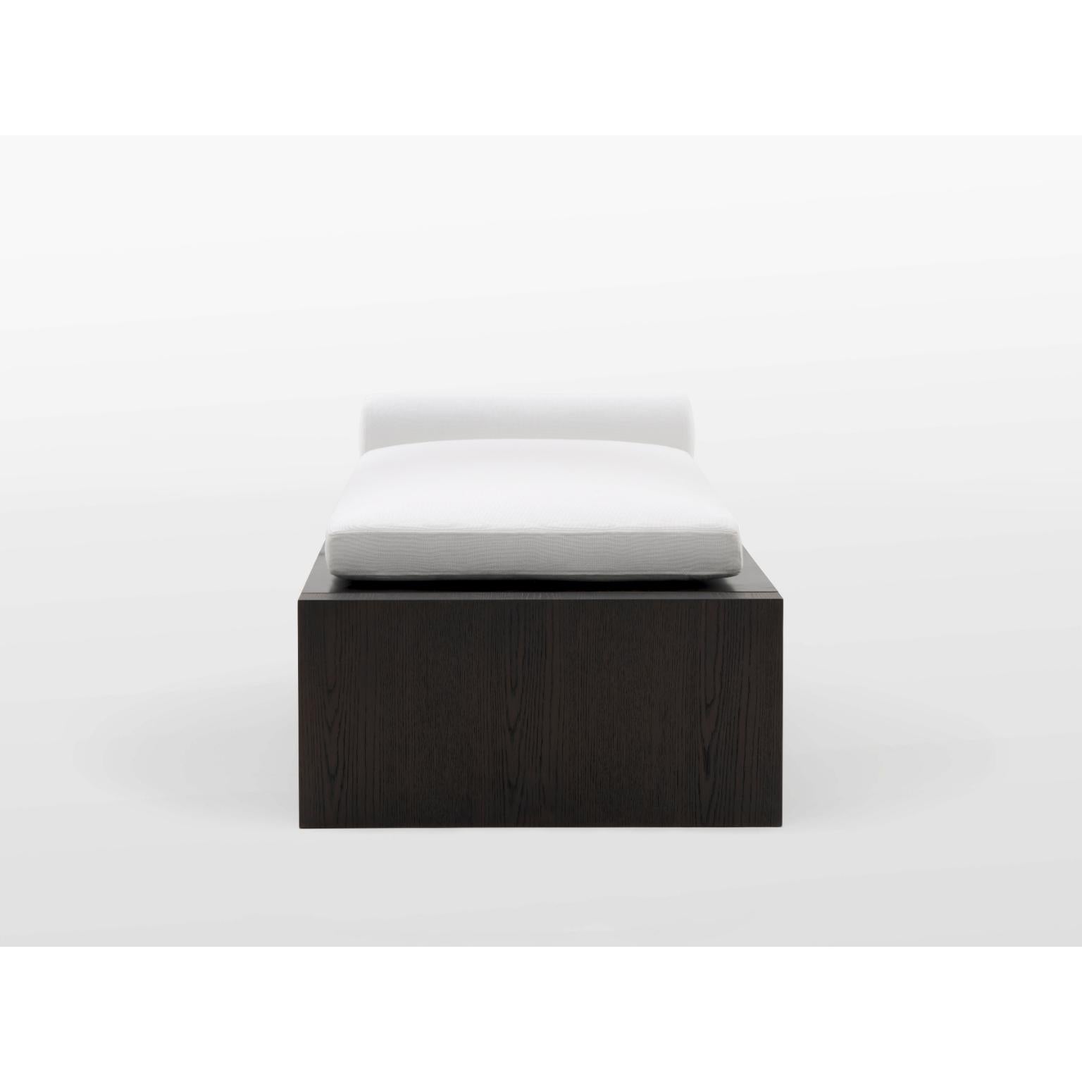 Athena Daybed in rovere tinto marrone medio, ferro grezzo e tessuto di lino di OZA Design in vendita 2