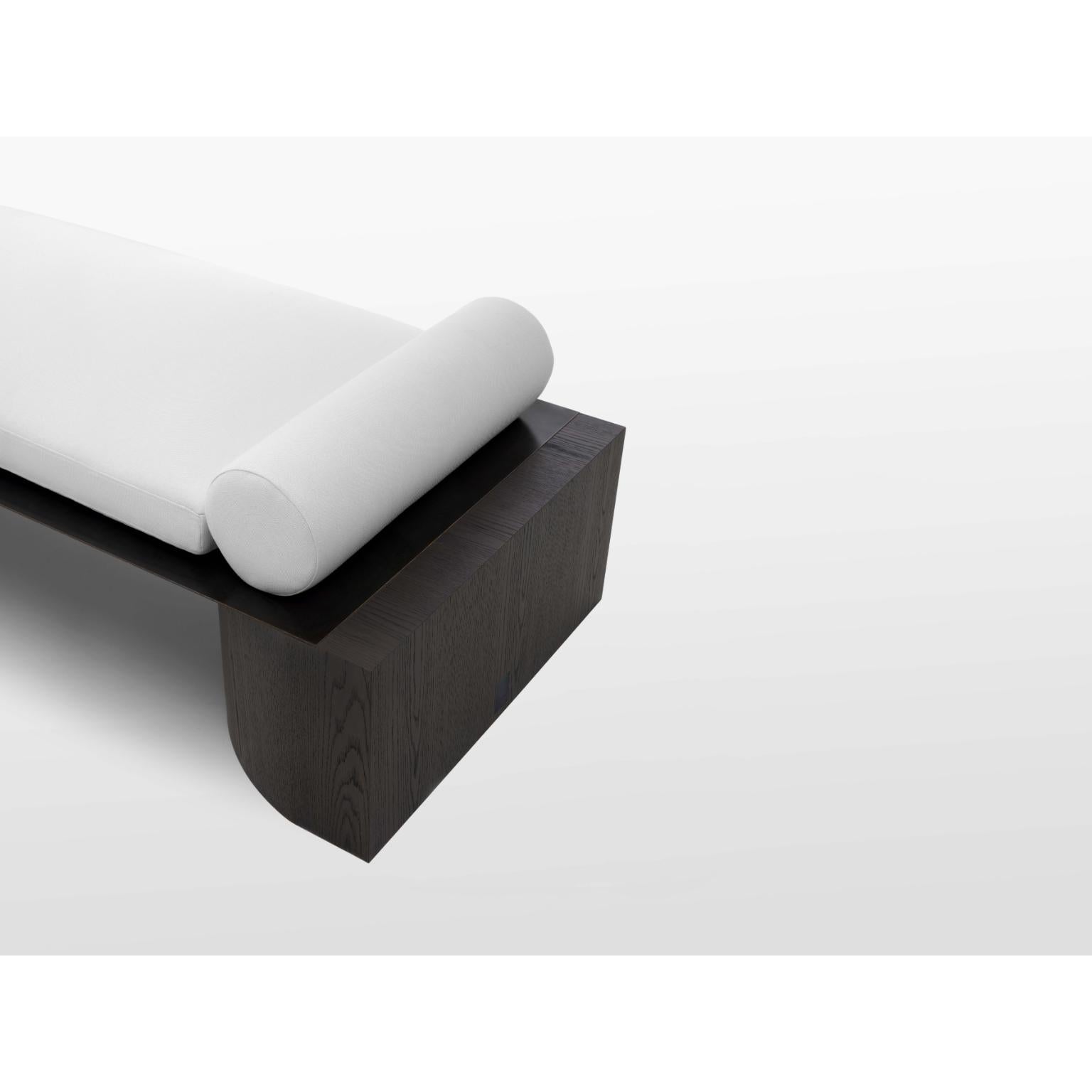 Britannico Athena Daybed in rovere tinto marrone medio, ferro grezzo e tessuto di lino di OZA Design in vendita