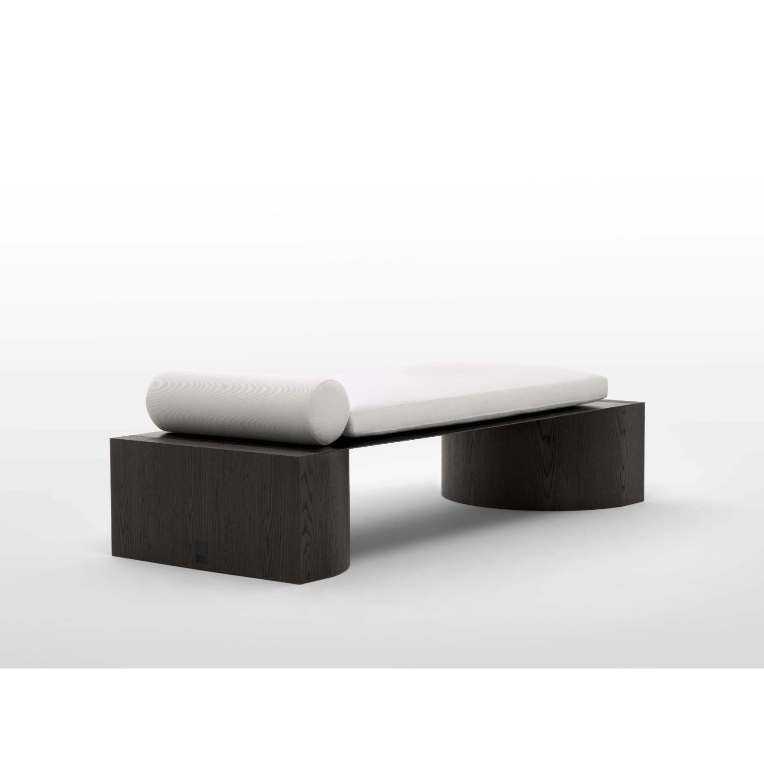 Athena Daybed in rovere tinto marrone medio, ferro grezzo e tessuto di lino di OZA Design in vendita 1