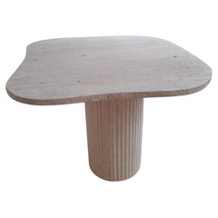 Tavolo da pranzo quadrato in travertino Organic Top 140 Muted Beige di Beije Avenue