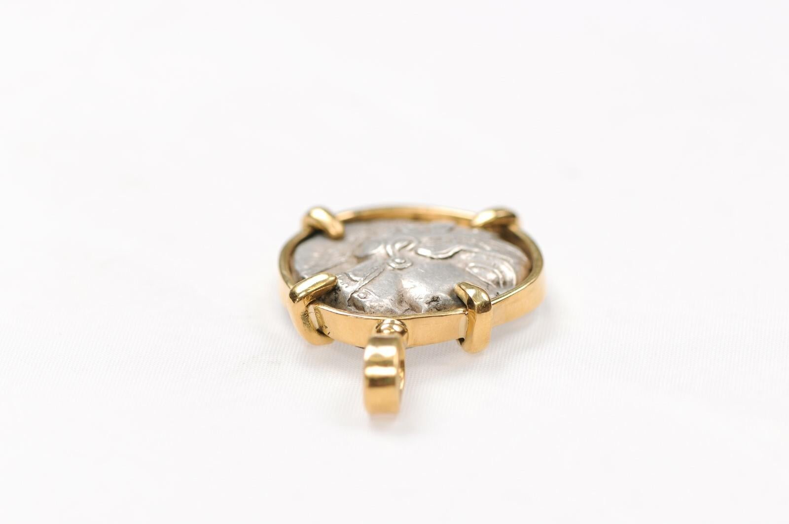 Tetradracma di Atena e Gufo con oro 18 ct. in vendita 1