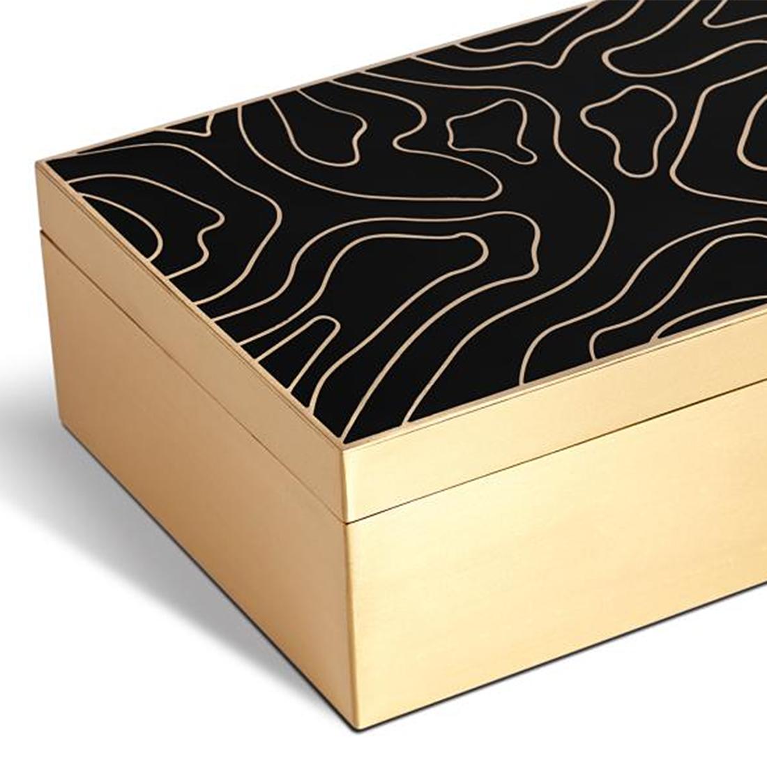 Boîte Athénée avec intérieur en bois d'ébène massif,
en laiton massif et avec de la résine noire et de l'or 
des garnitures. Boîte avec couvercle, pièce subtile avec cadeau de luxe 
boîte incluse.