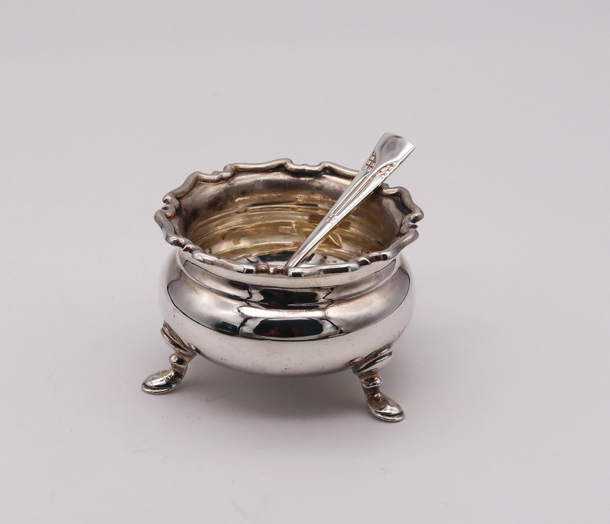 Hand-Crafted Atkin Brothers England 1912 Sheffield Salt Cellar with Spoon 925 Sterling Silver For Sale