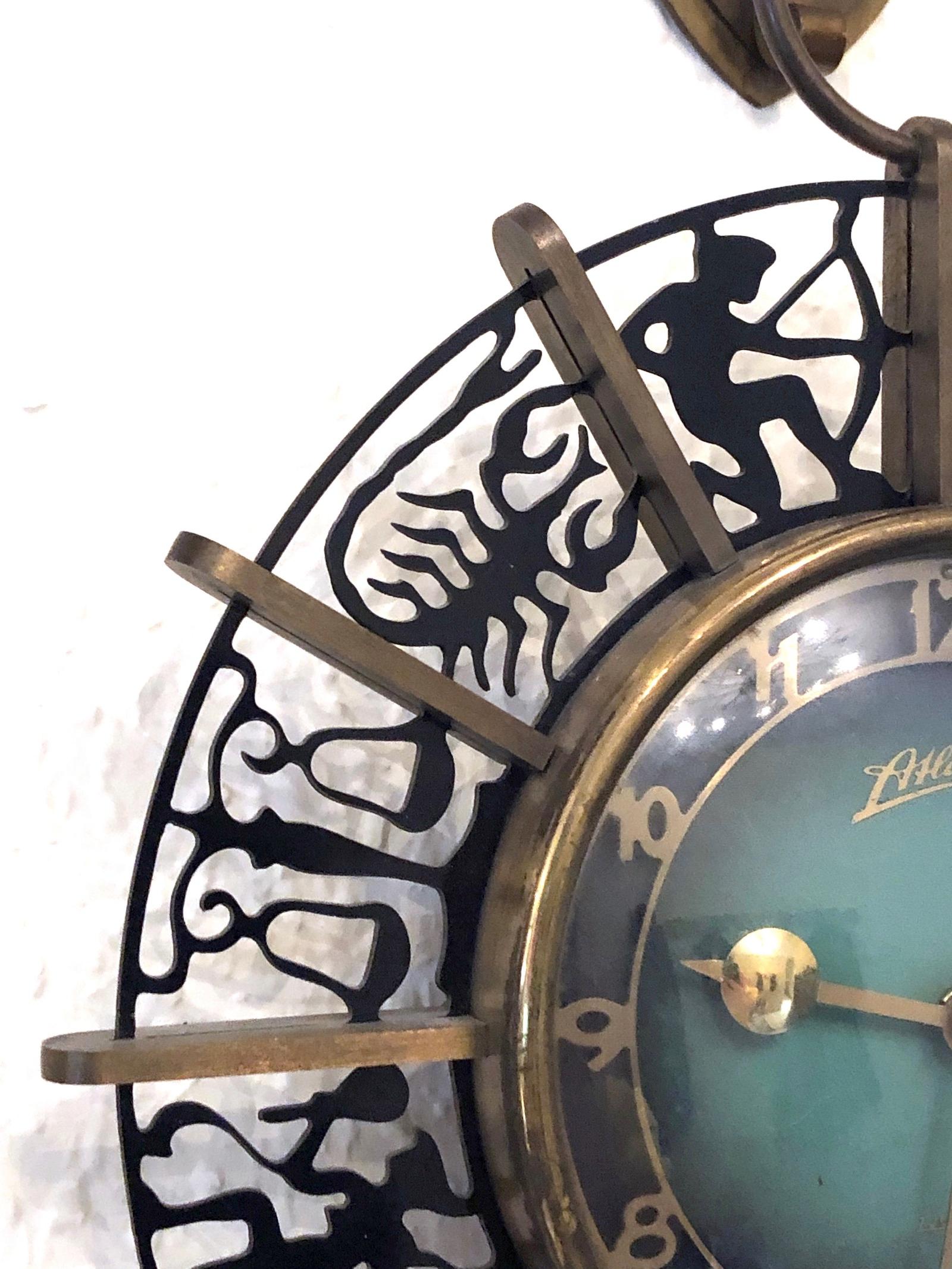 Allemand Horloge murale Atlanta Midcentury Zodiac en laiton:: Allemagne:: années 1950