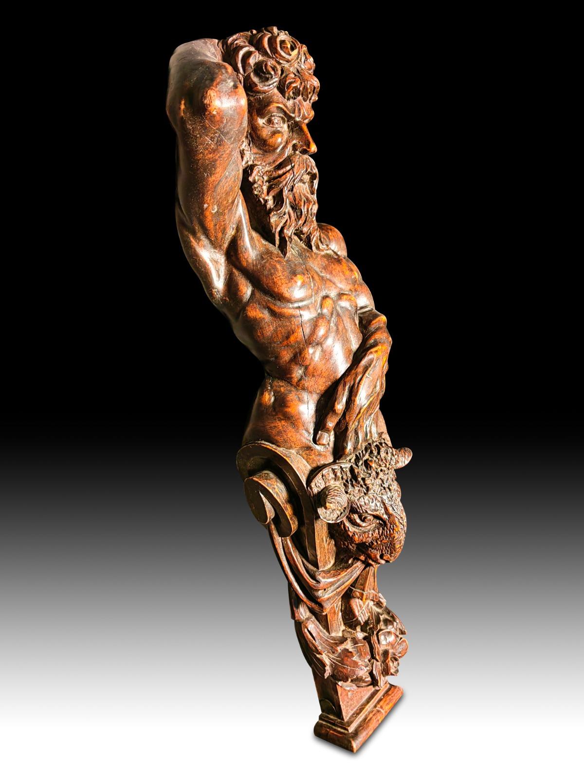 L'Atlantide en bois XIXème siècle. Sculpture en bois représentant une atlantide du XIXe siècle. 
Mesures : 70 cm de haut 
Très bon état.