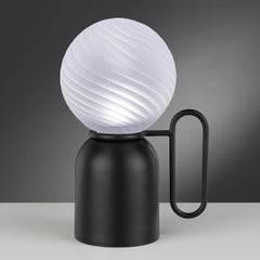 Lampada da tavolo Atlas in metallo nero e vetro borosilicato