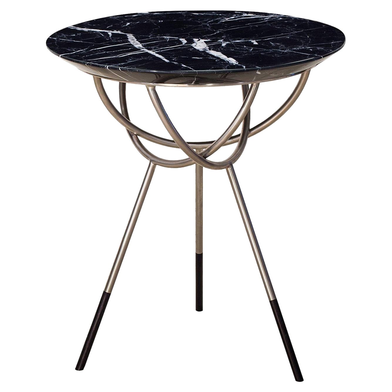 Atlas-Beistelltisch aus satiniertem Nickel mit schwarzer Marmorplatte von Avram Rusu Studio