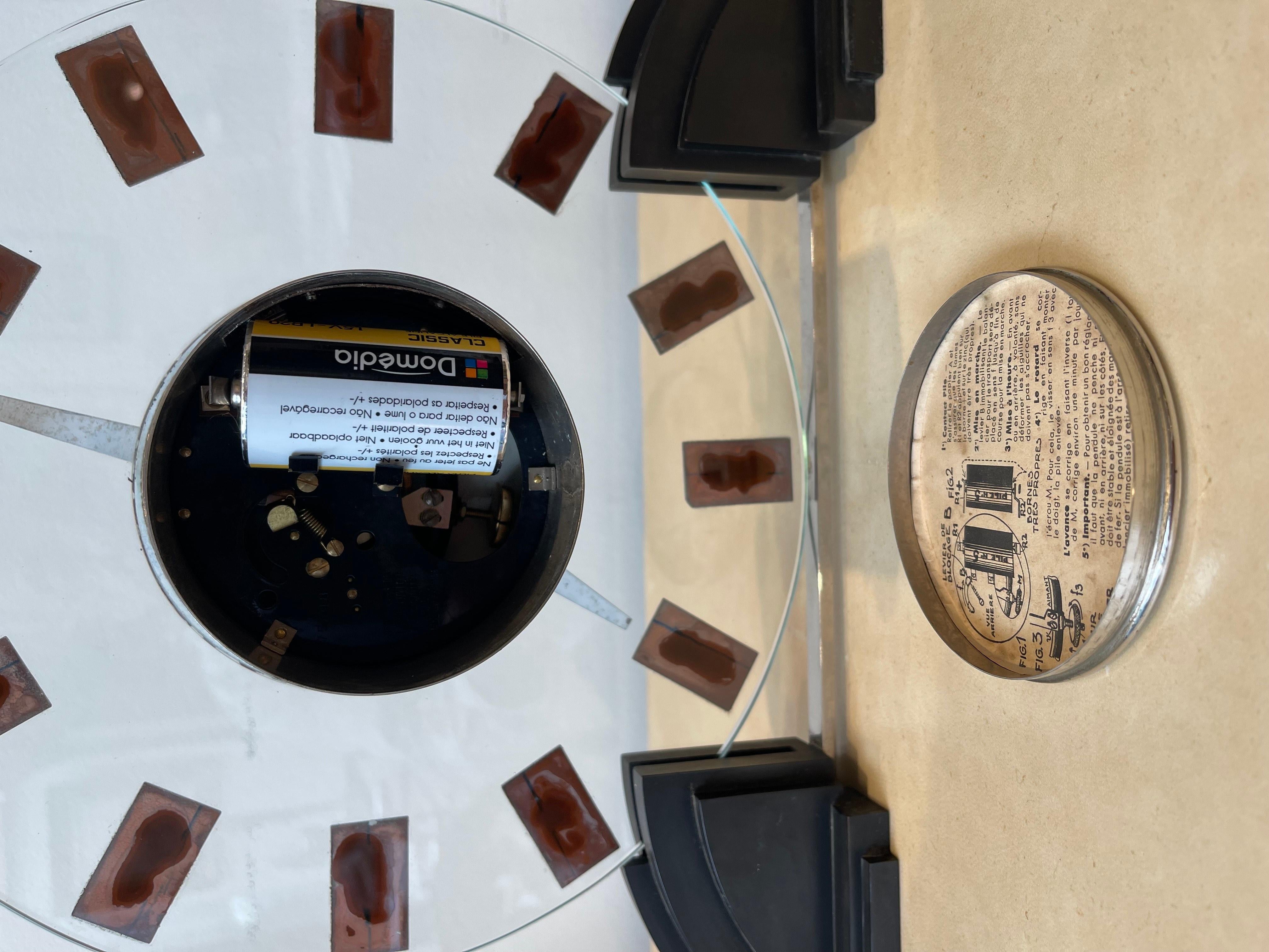 ATO Electric Table Clock, 1940s In Good Condition For Sale In Paris, FR