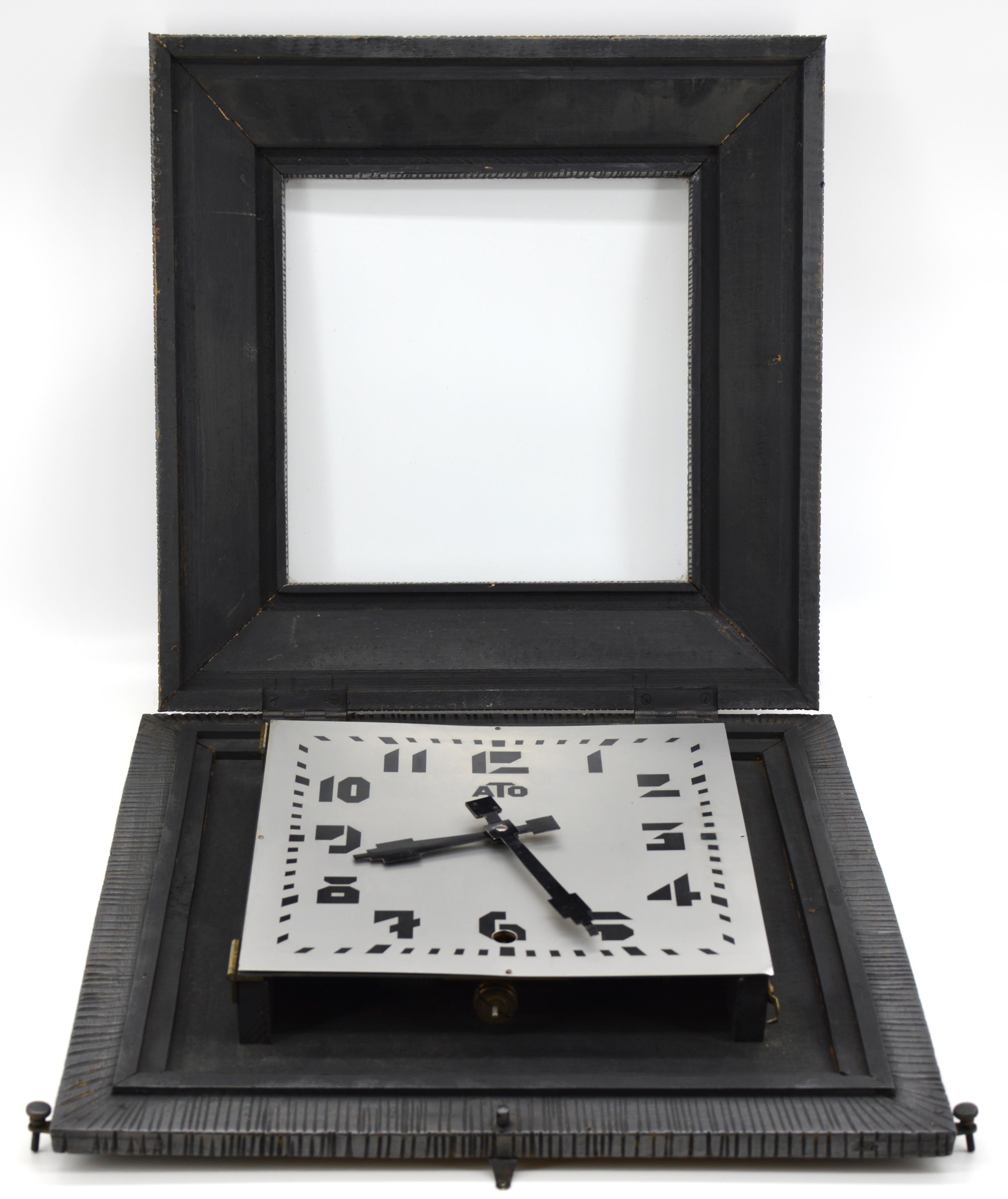 Métal Horloge murale Art déco française ATO, 1920 en vente