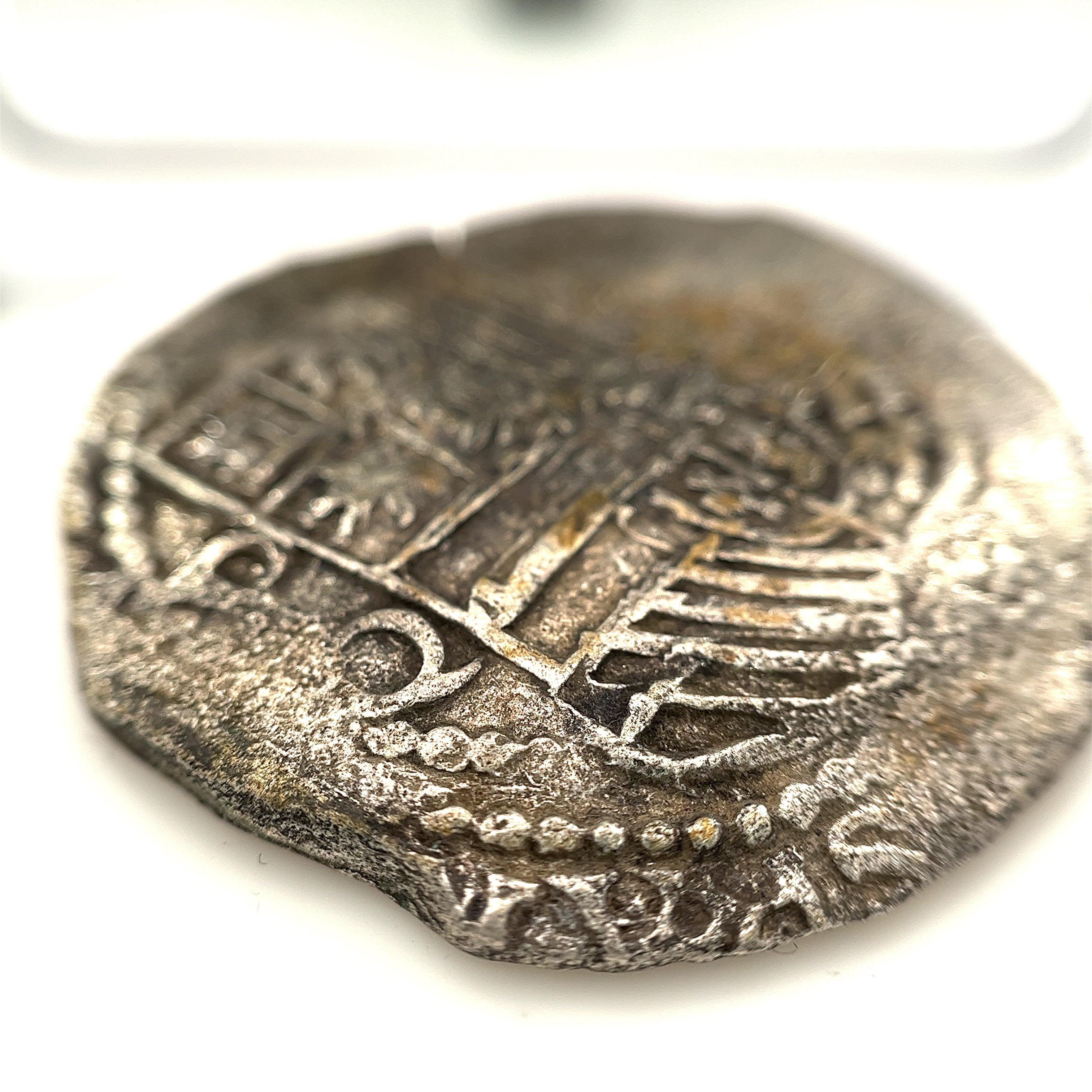 Atocha Shipwreck 8 Reale Grade 1 Assayer Q Coin et pendentif en or en vente 2