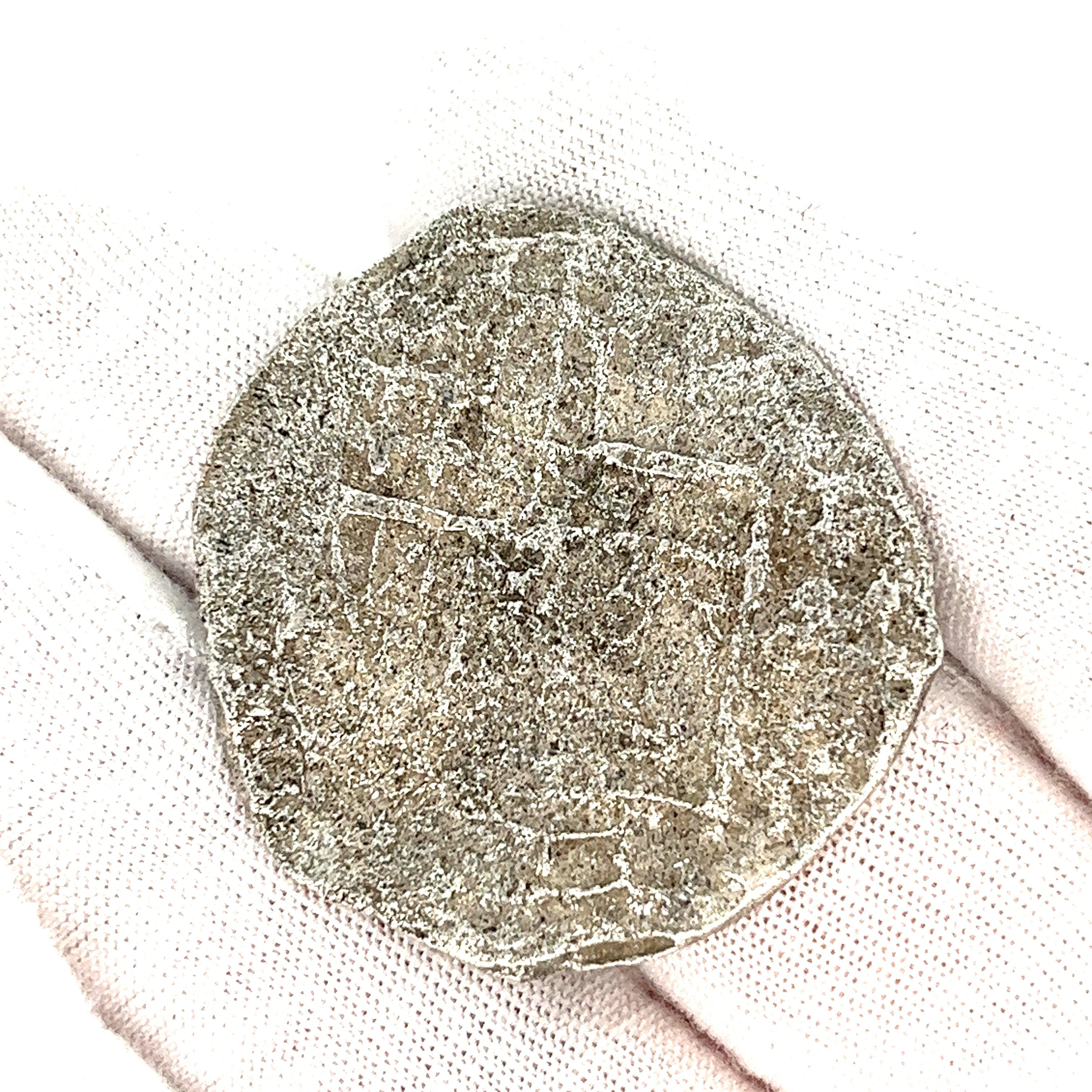 Atocha Shipwreck 8 Reale Grade 3 Potosi Mint Coin and Gold Pendant In Good Condition For Sale In Miami, FL