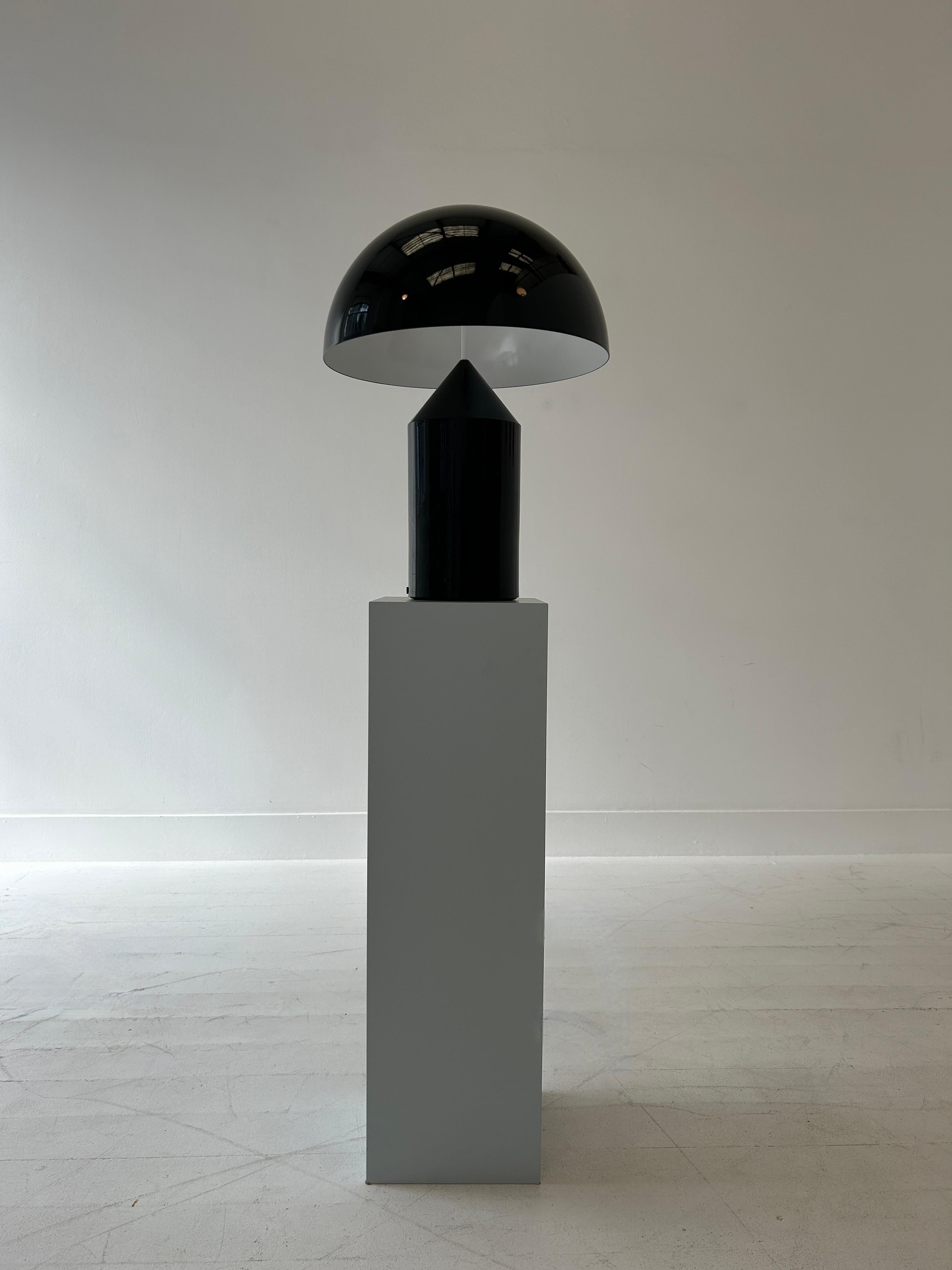 Mid-Century Modern Lampe de bureau Atollo 236 de Vico Magistretti pour Oluce en vente