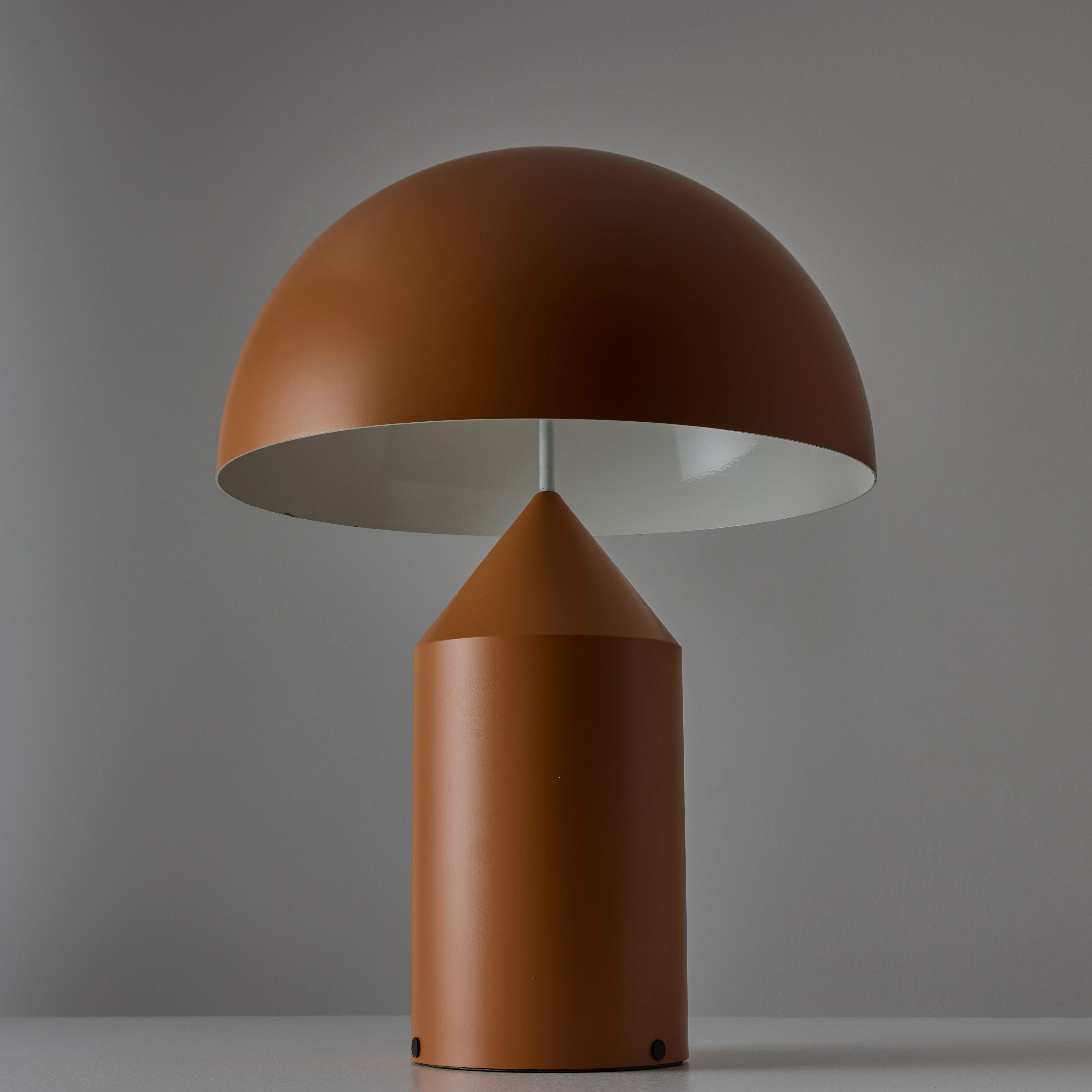 Alluminio Lampada da tavolo Atollo 239 di Vico Magistretti per Oluce in vendita