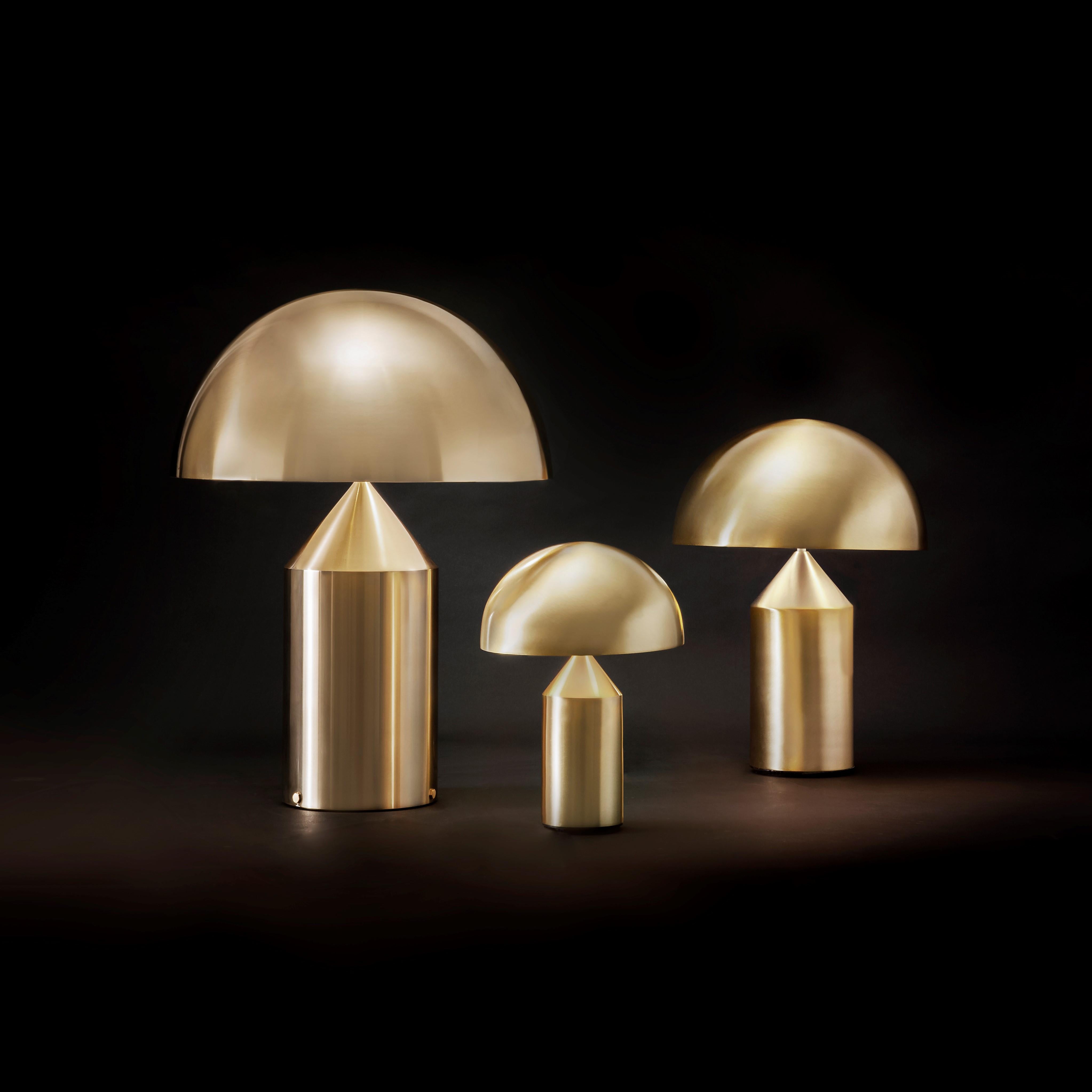 italien Lampe de table en or Atollo par  Vico Magistretti pour Oluce en vente