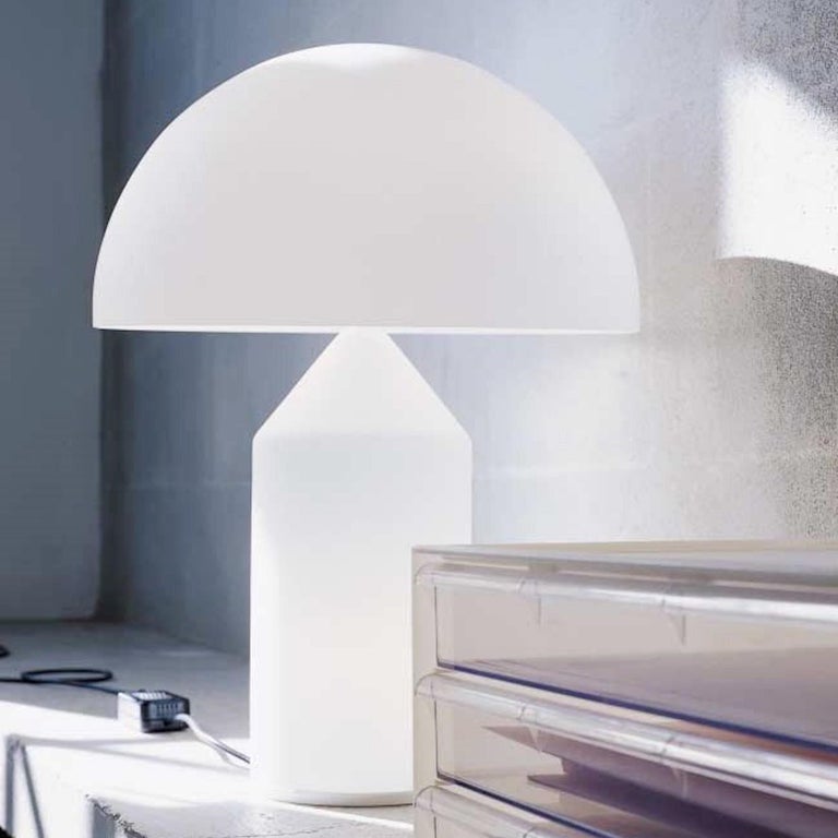 Atollo Opal Table Lamp by  Vico Magistretti for Oluce For Sale 5