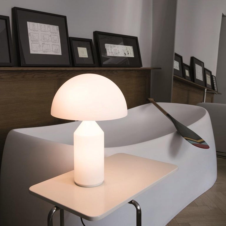 Atollo Opal Table Lamp by  Vico Magistretti for Oluce For Sale 2