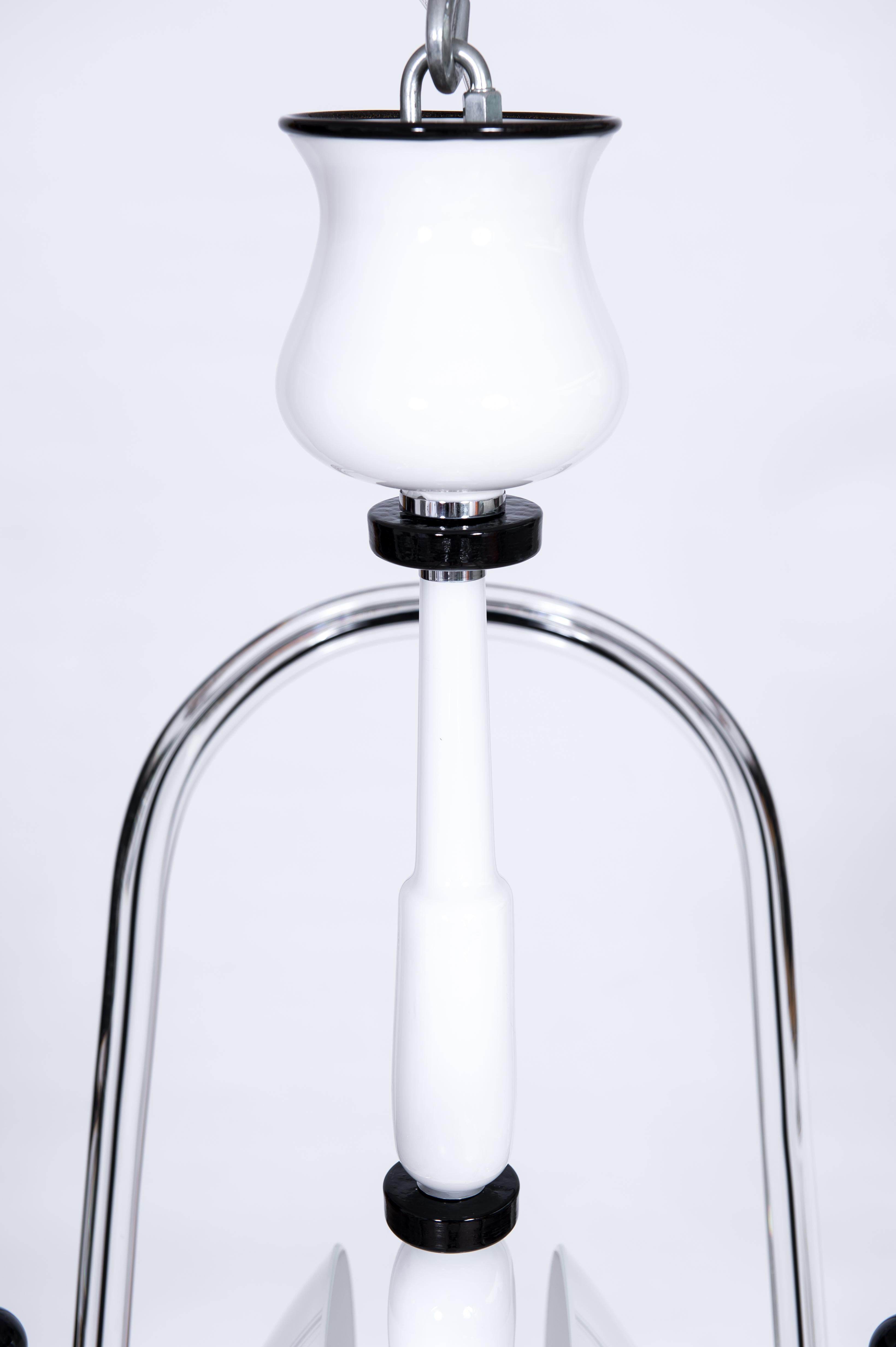 Contemporary Design Atom Chandelier in black & white Italian Murano Glass  For Sale 11