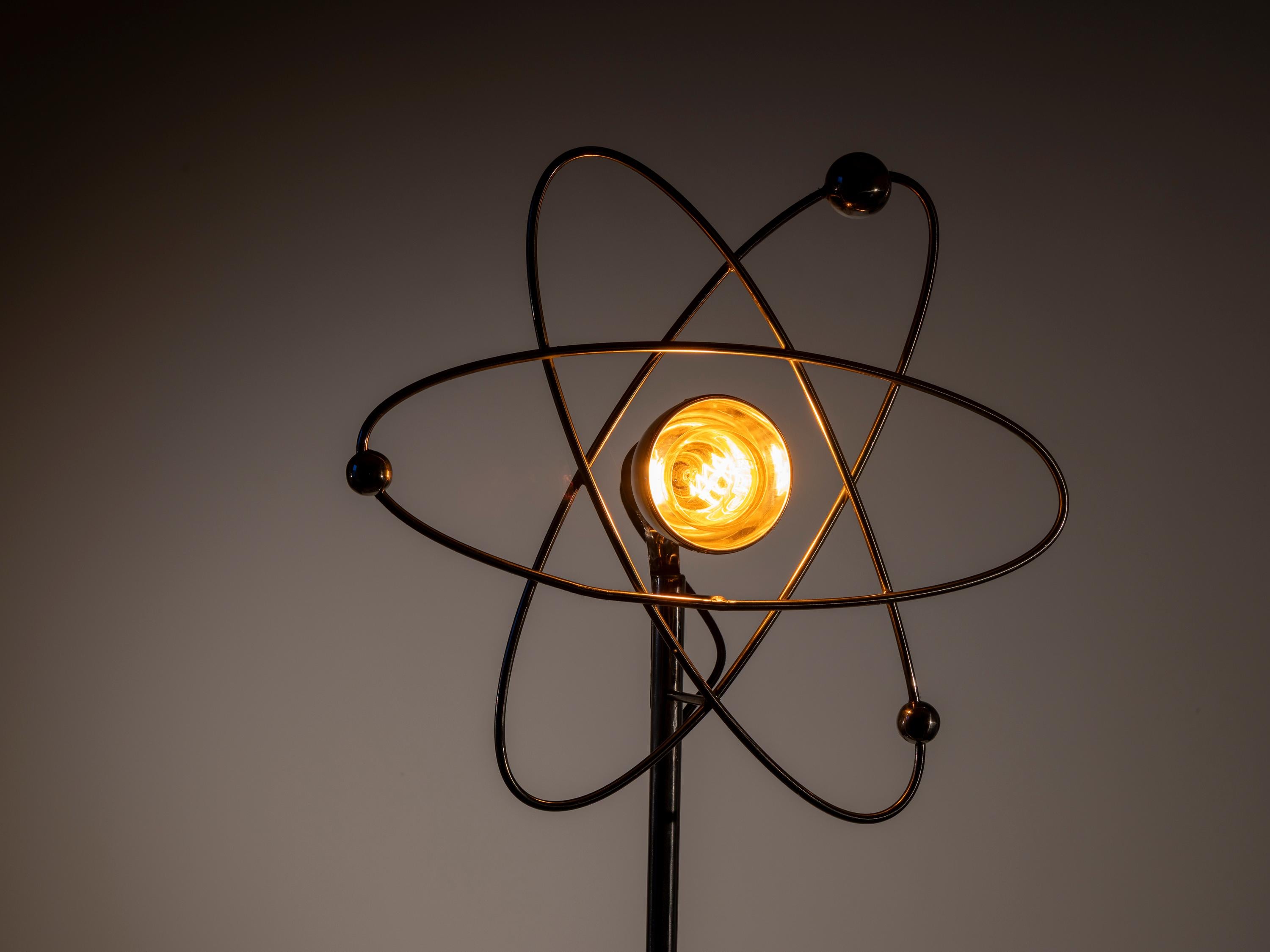 Lámpara Atom de Sam Rush homenaje en acero y latón al modelo Atomic Whirl de los años 50 en venta 2