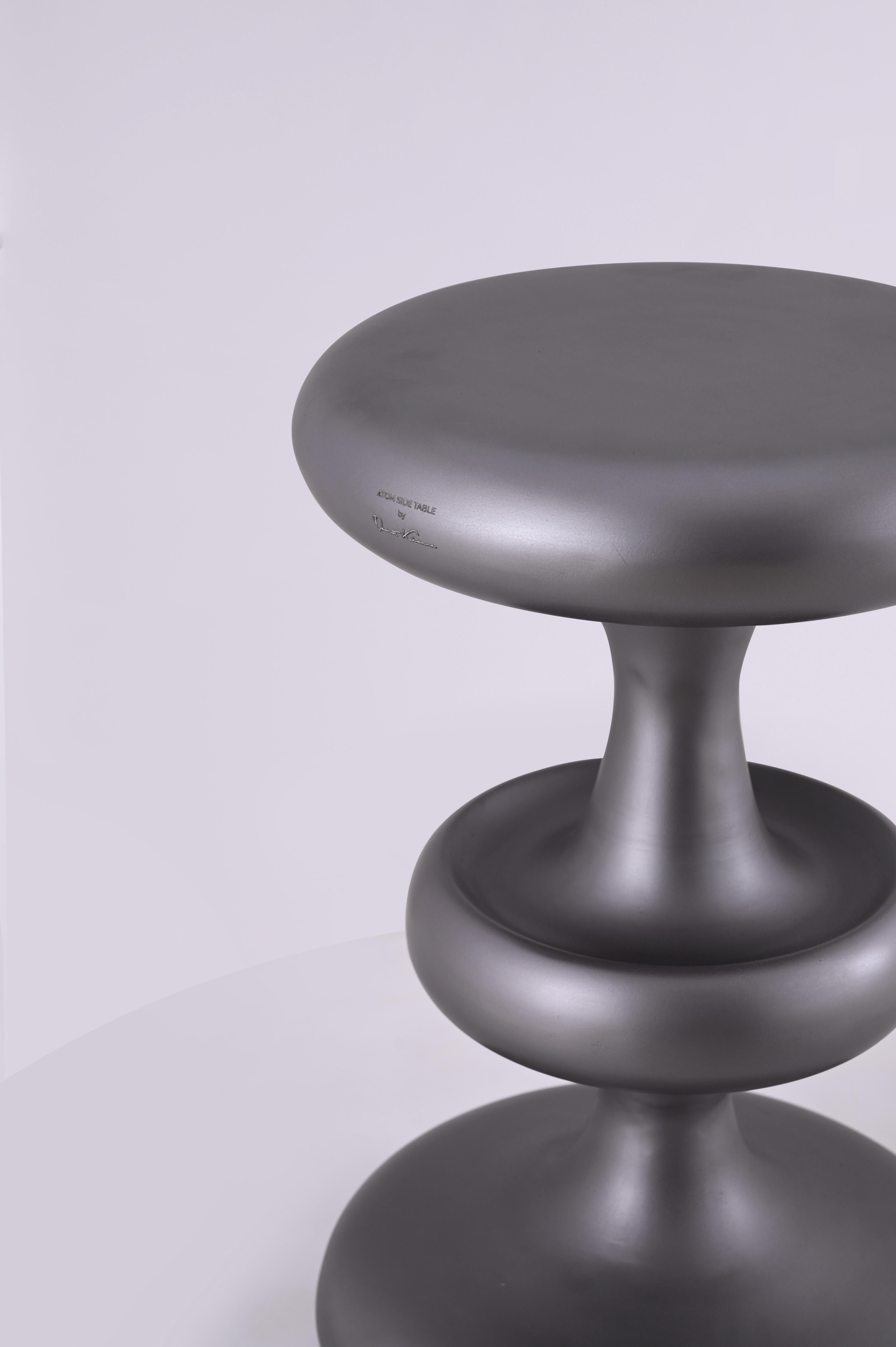 Indien Table d'appoint Atome de Studio Namit Khanna en vente