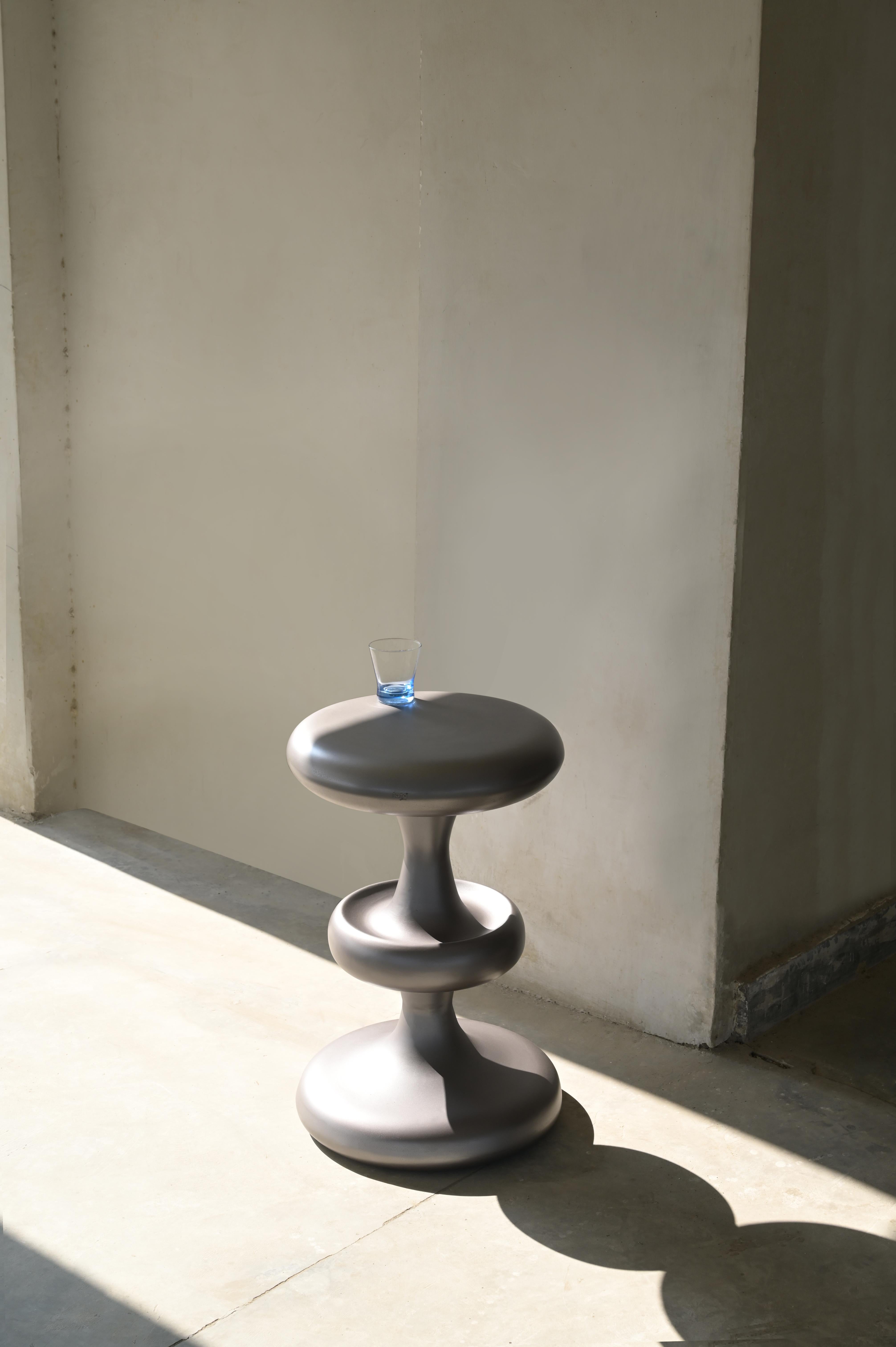 XXIe siècle et contemporain Table d'appoint Atome de Studio Namit Khanna en vente