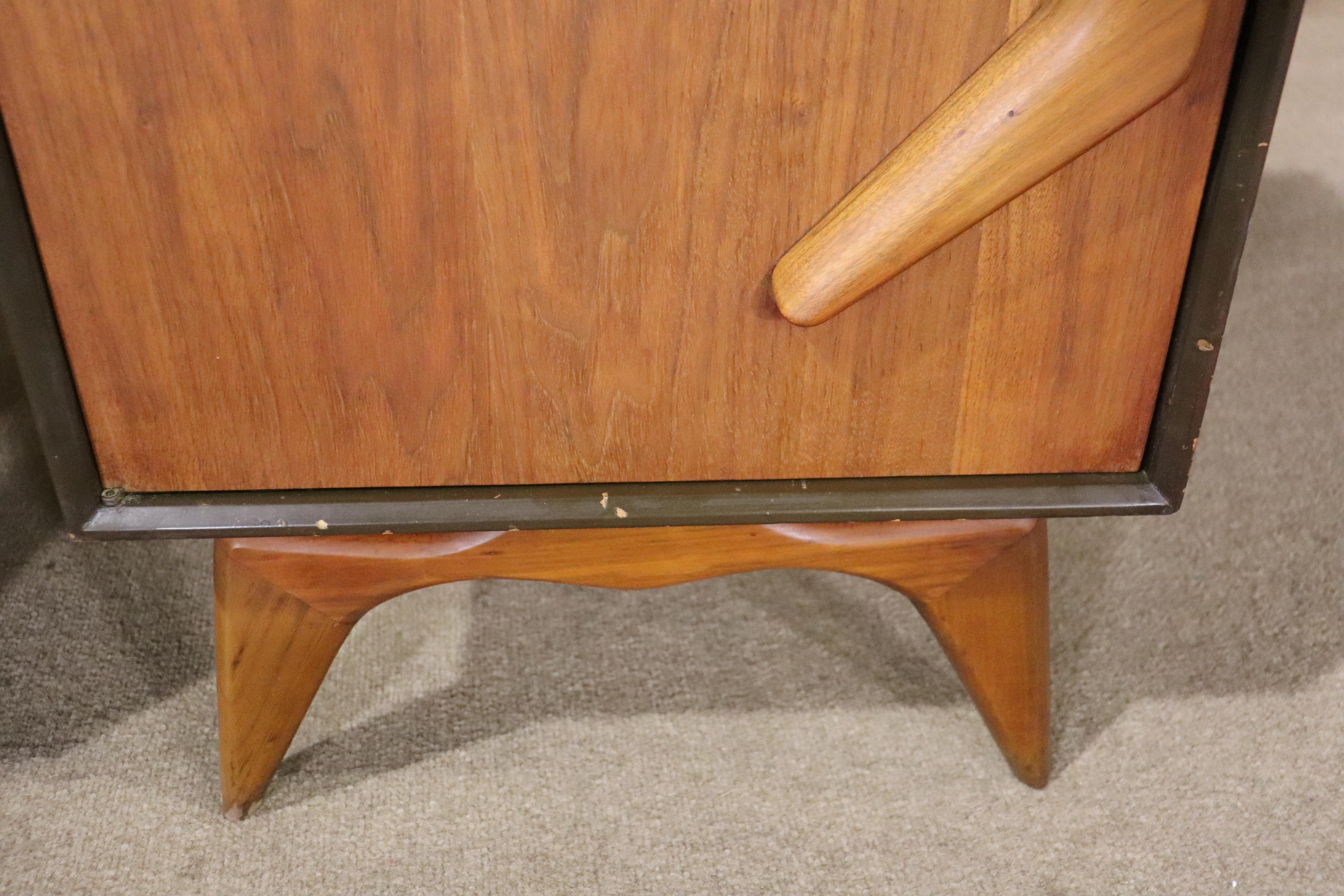 Walnut Atomic Age Boomerang End Tables For Sale
