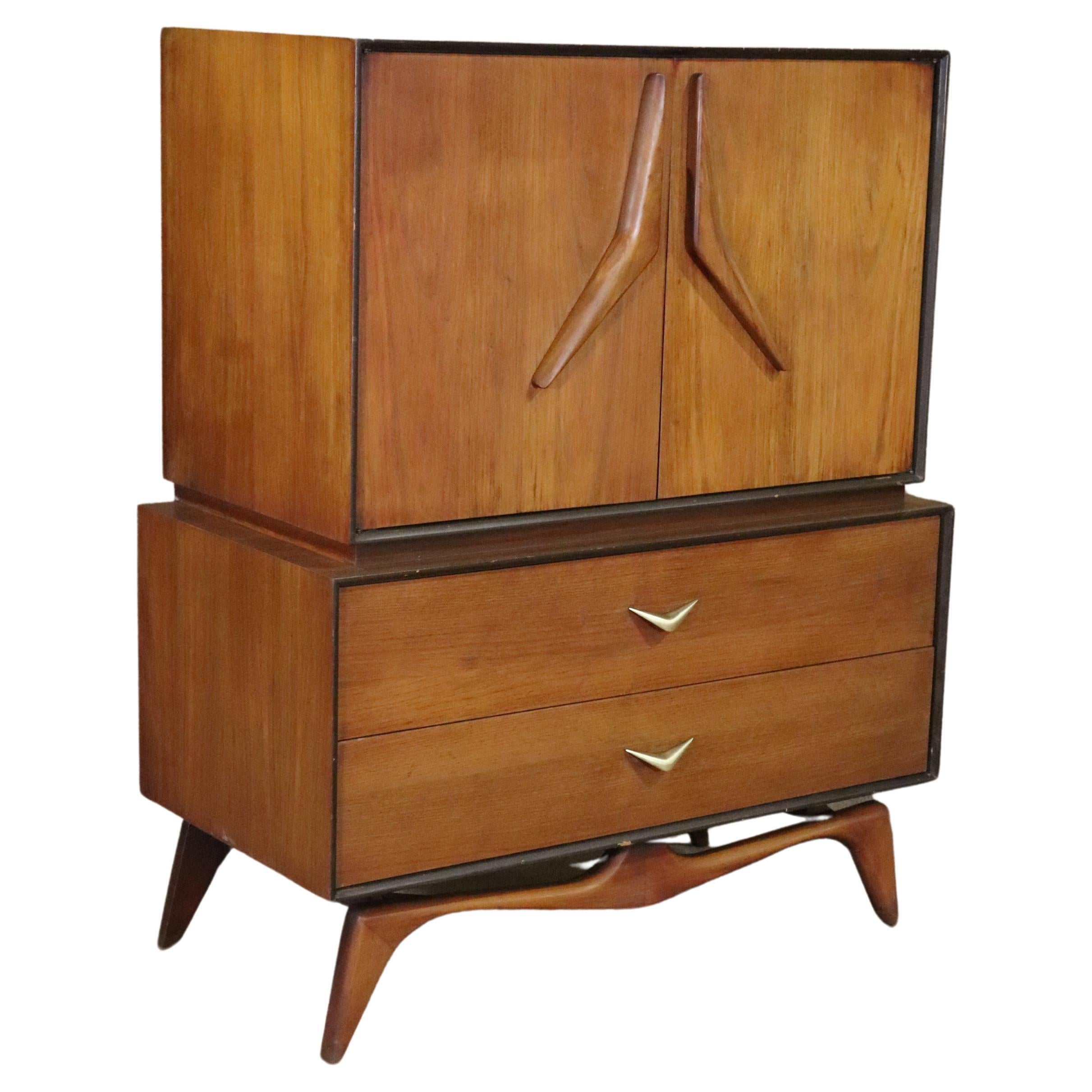 Atomic Age Boomerang Gentleman's Chest For Sale