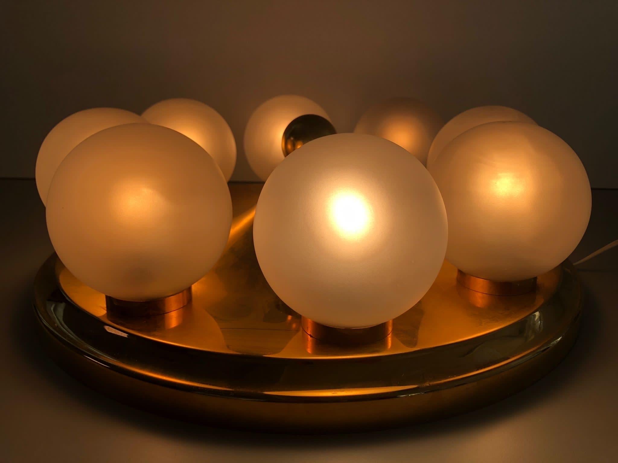 Lampe encastrée en métal doré et 8 boules de l'ère atomique de Kinkeldey, 1970, Allemagne en vente 4