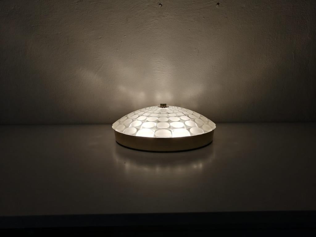 Lampe encastrée ou applique en métal et verre de l'ère atomique par Hustadt, Allemagne, années 1960 Bon état - En vente à Hagenbach, DE