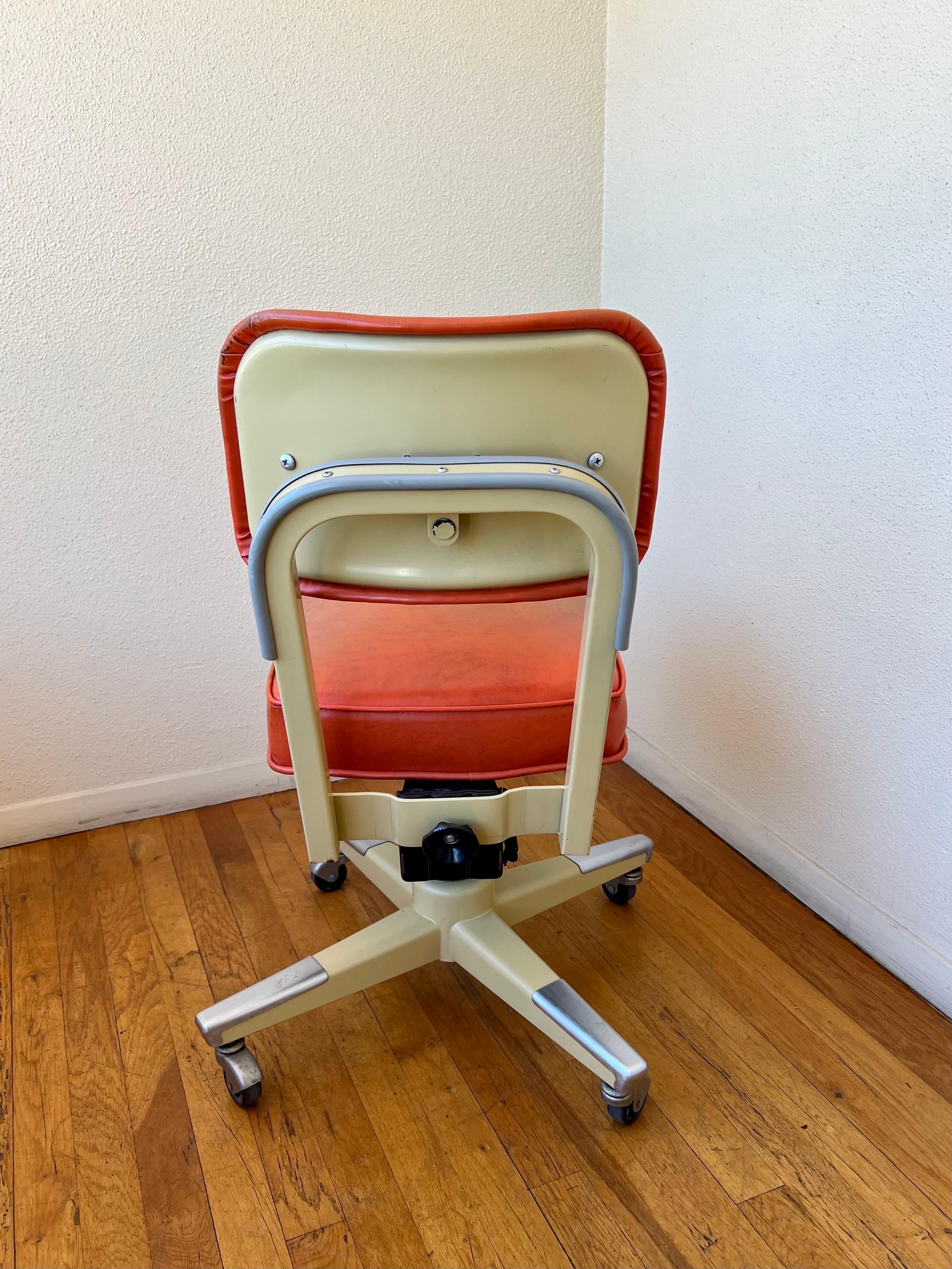 American Atomic Age Mid Century Tanker Style Rolling Office Chair