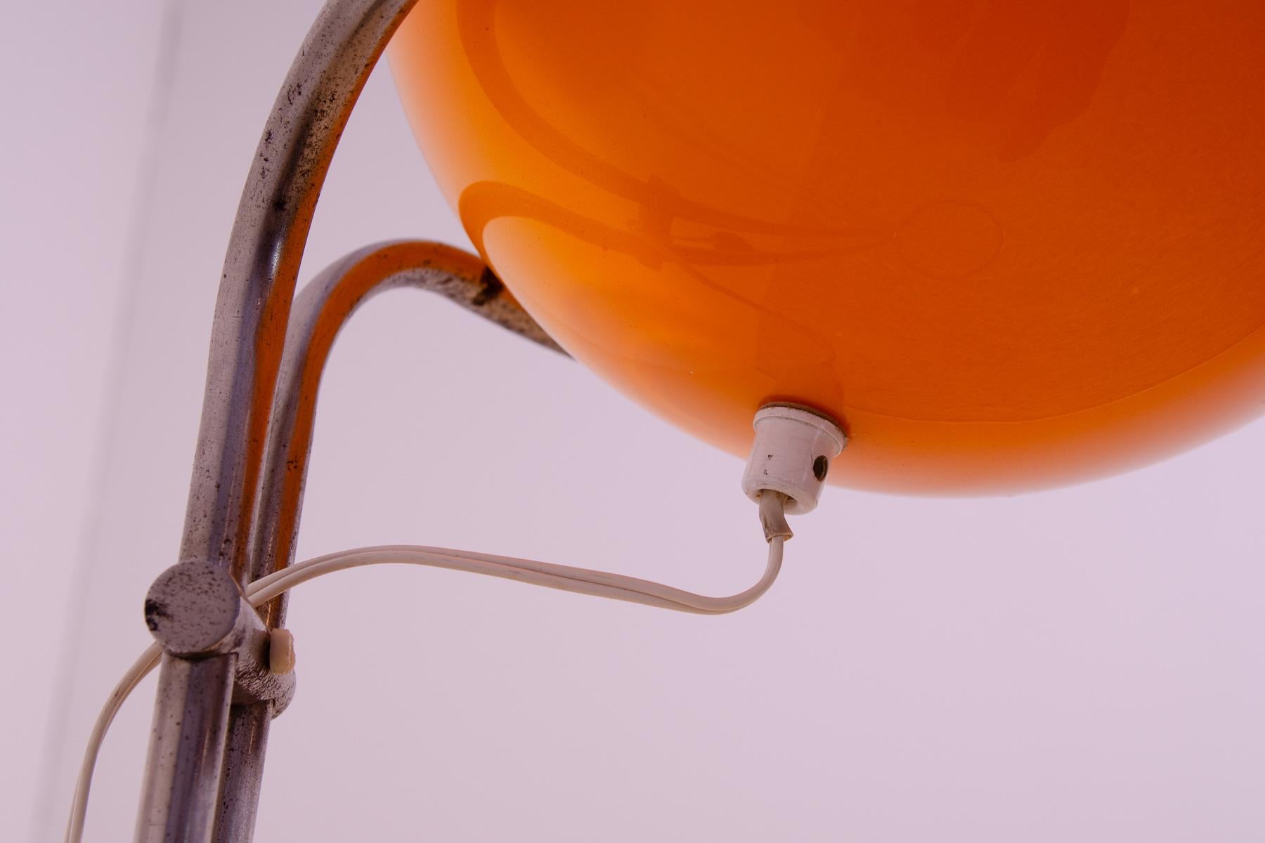 Orange Glas-Stehlampe aus Atomzeitalter von Tibor Hazi, Ungarn, 1973 im Angebot 4