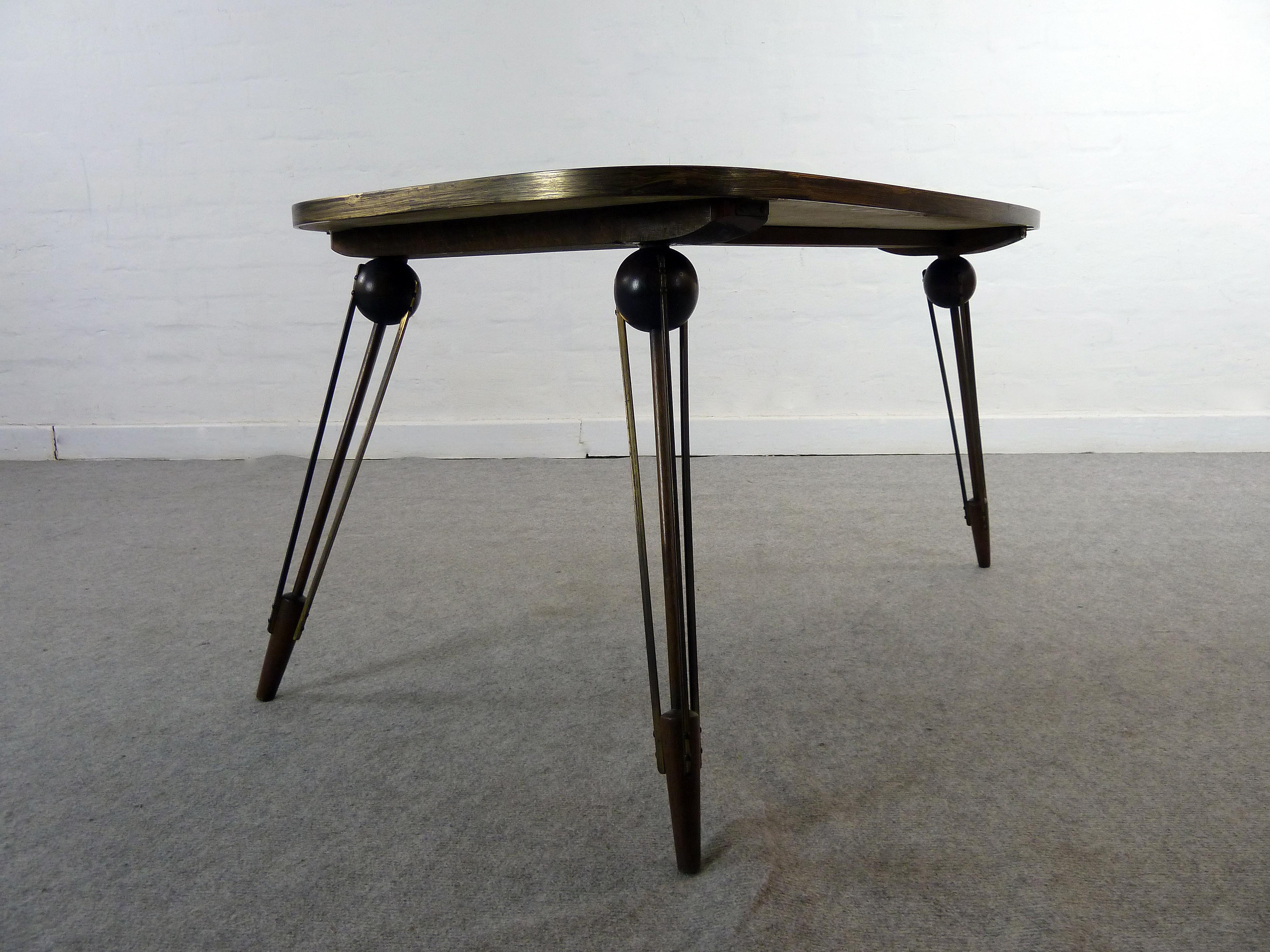 Mid-Century Modern Table en mosaïque de verre de forme libre Spoutnik de l'ère atomique par Berthold  Muller- Oerlinghausen en vente