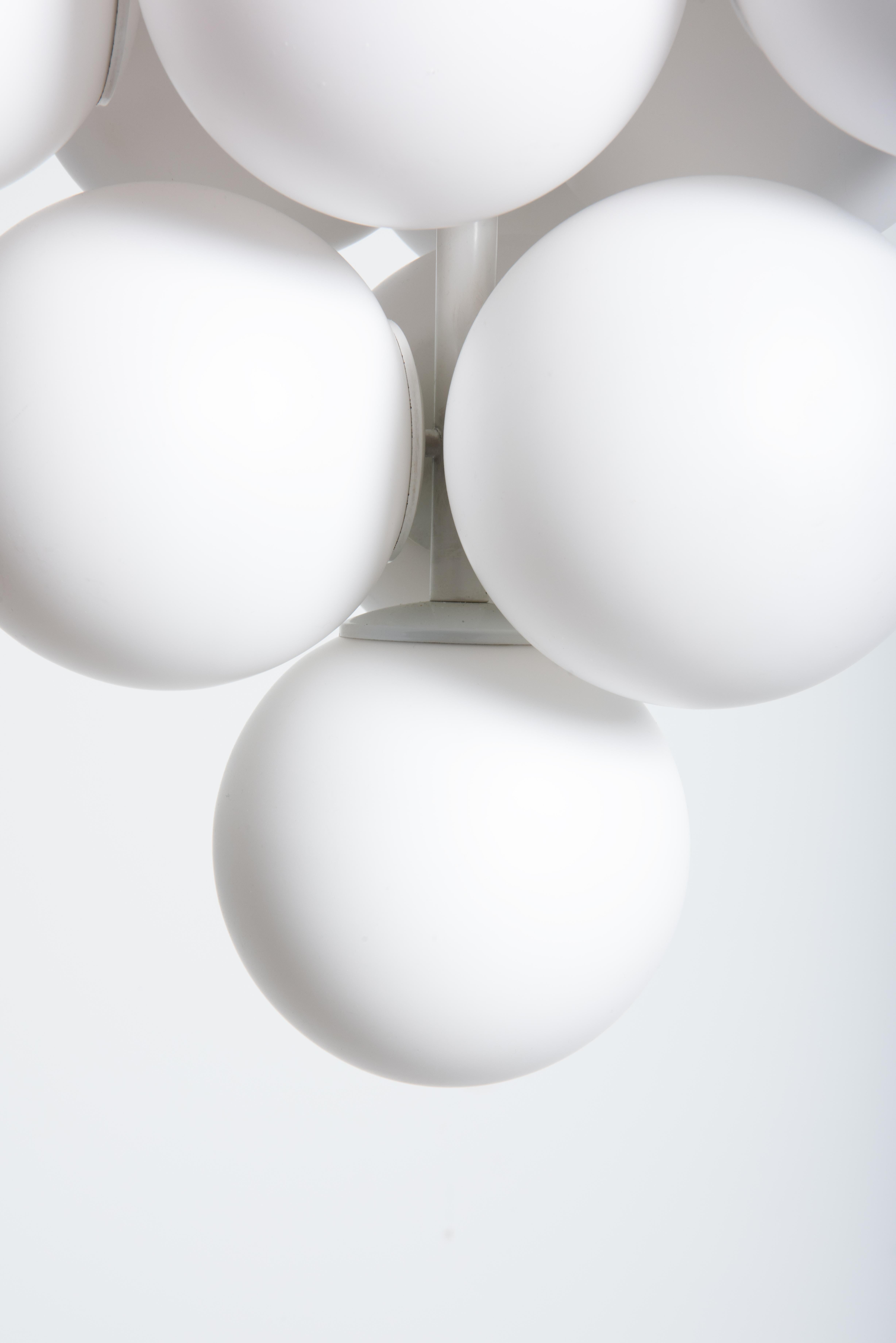 Atomic Cluster Chandelier - Space Age - 60'ties In Good Condition In Antwerpen, BE